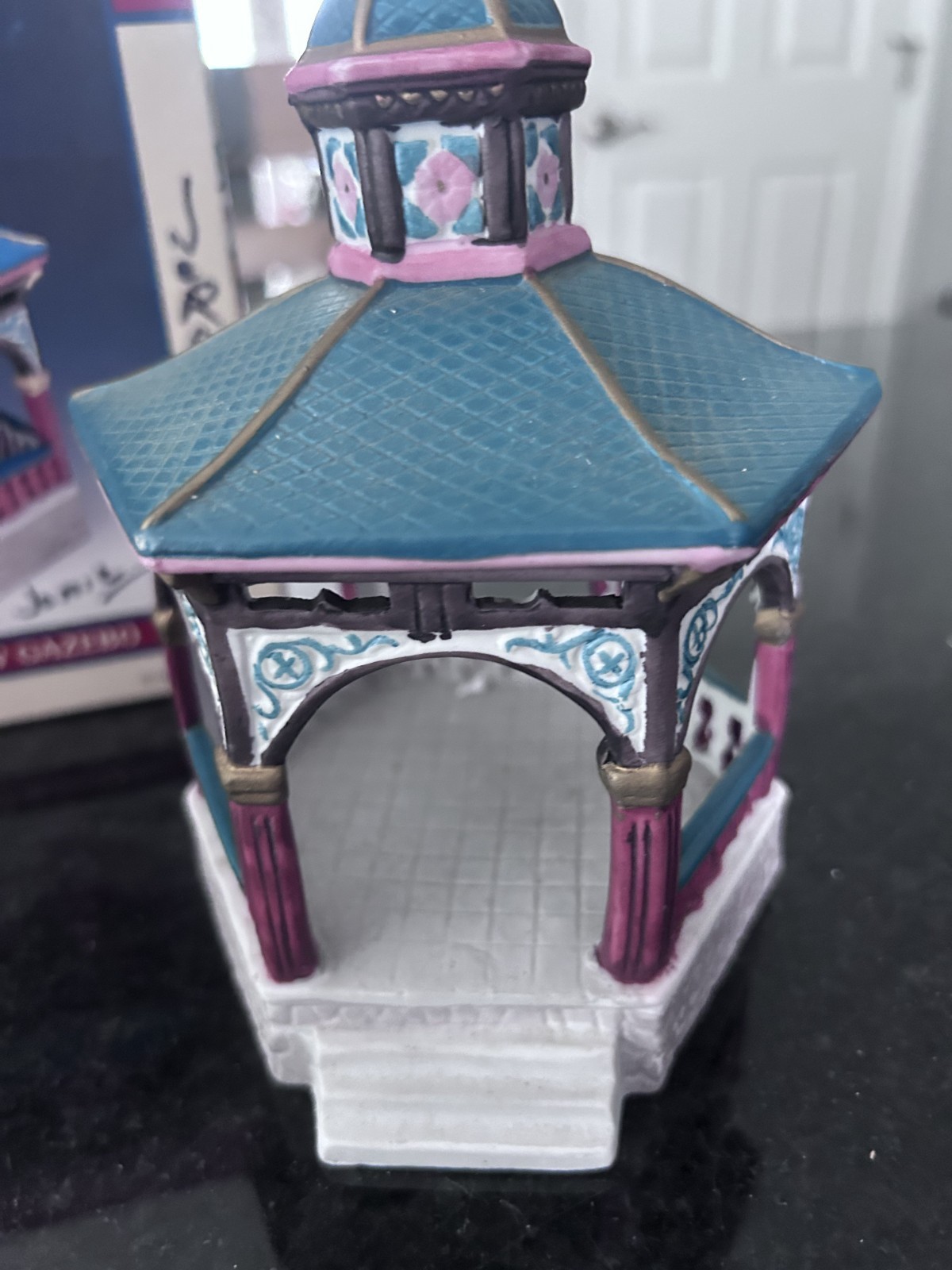 1993 Lemax Dickensvale Collectibles Porcelain New Gazebo No. 33096 with Box c8