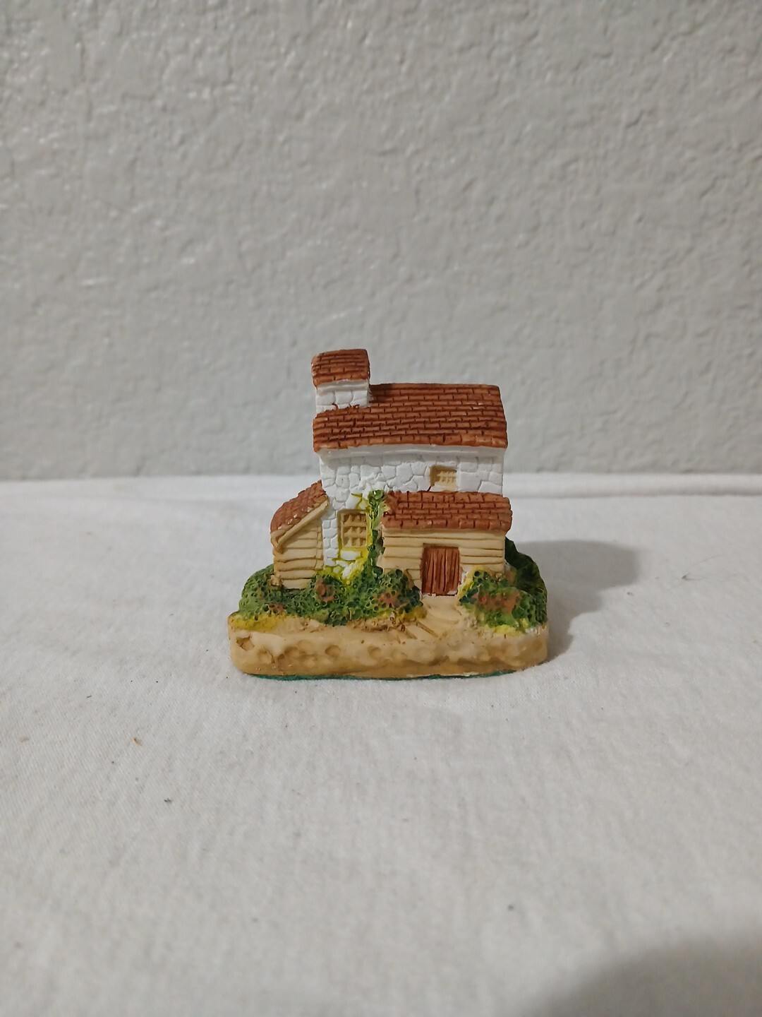 International Resourcing Services Mini Village Houses Lot of 5 Houses Vtg 1993