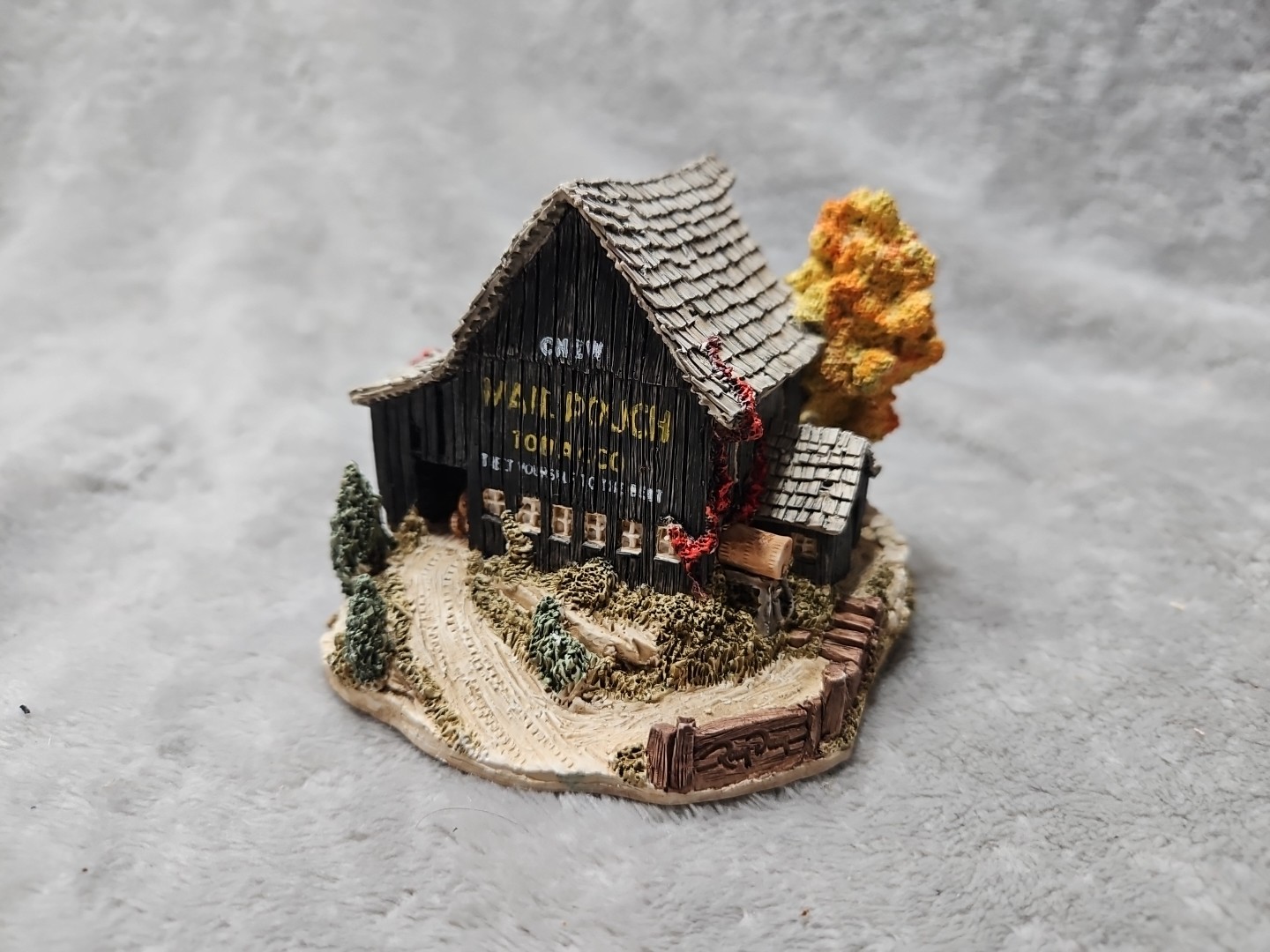 American Landmarks Collection 1989 MAIL POUCH Barn Lilliput Lane Signed