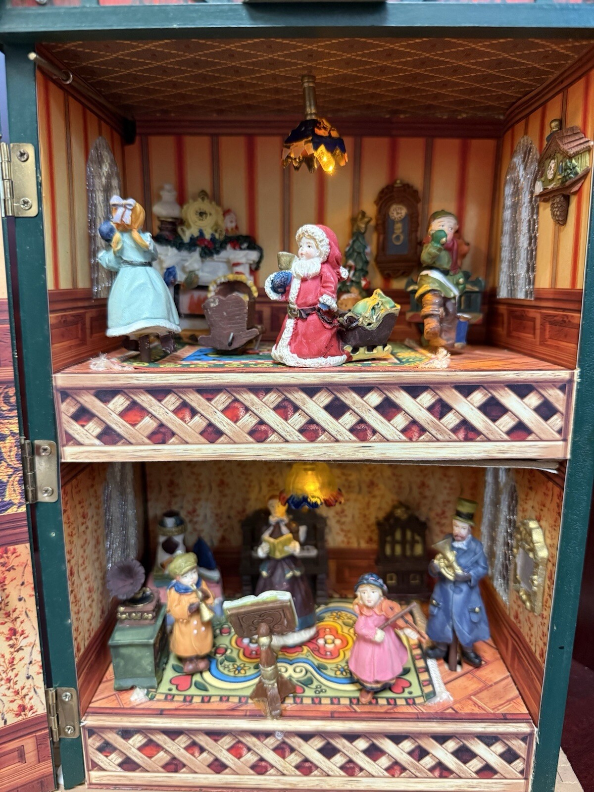 Holiday Classics Animated Musical Christmas House, NEW