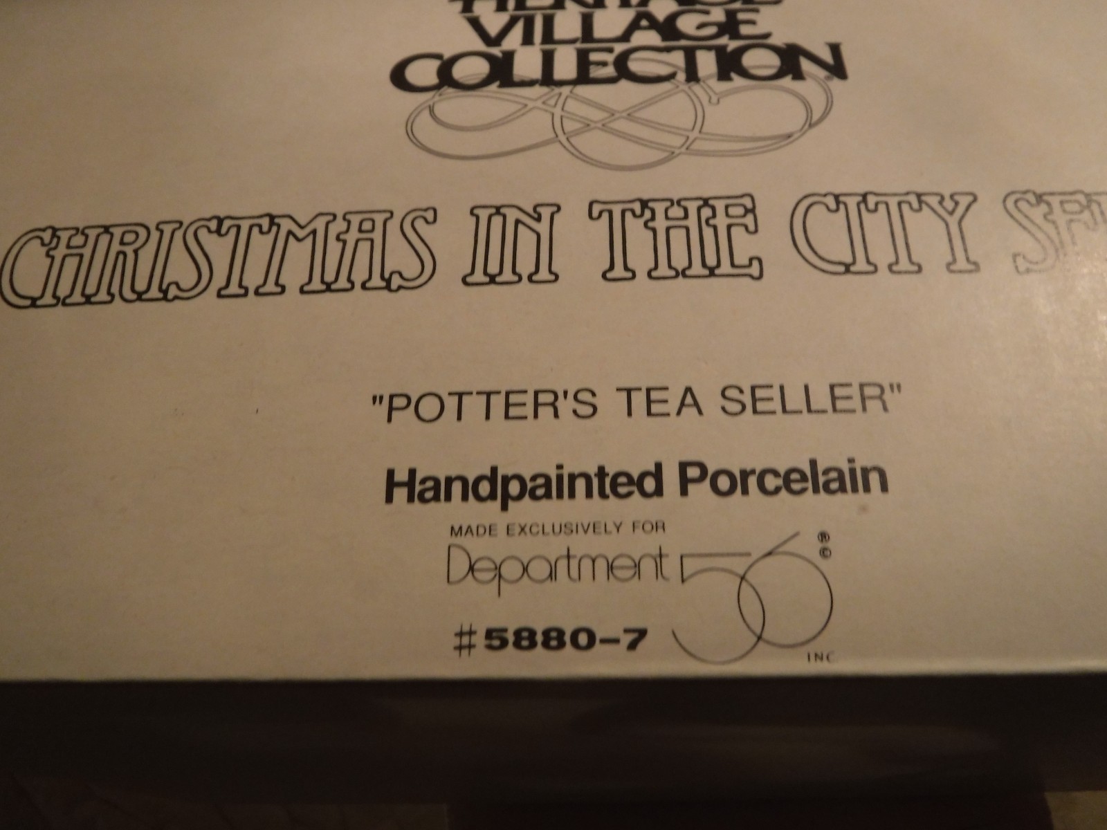 Dept 56 Christmas in the City Series – Potter’s Tea Seller 5880-7 – NEW