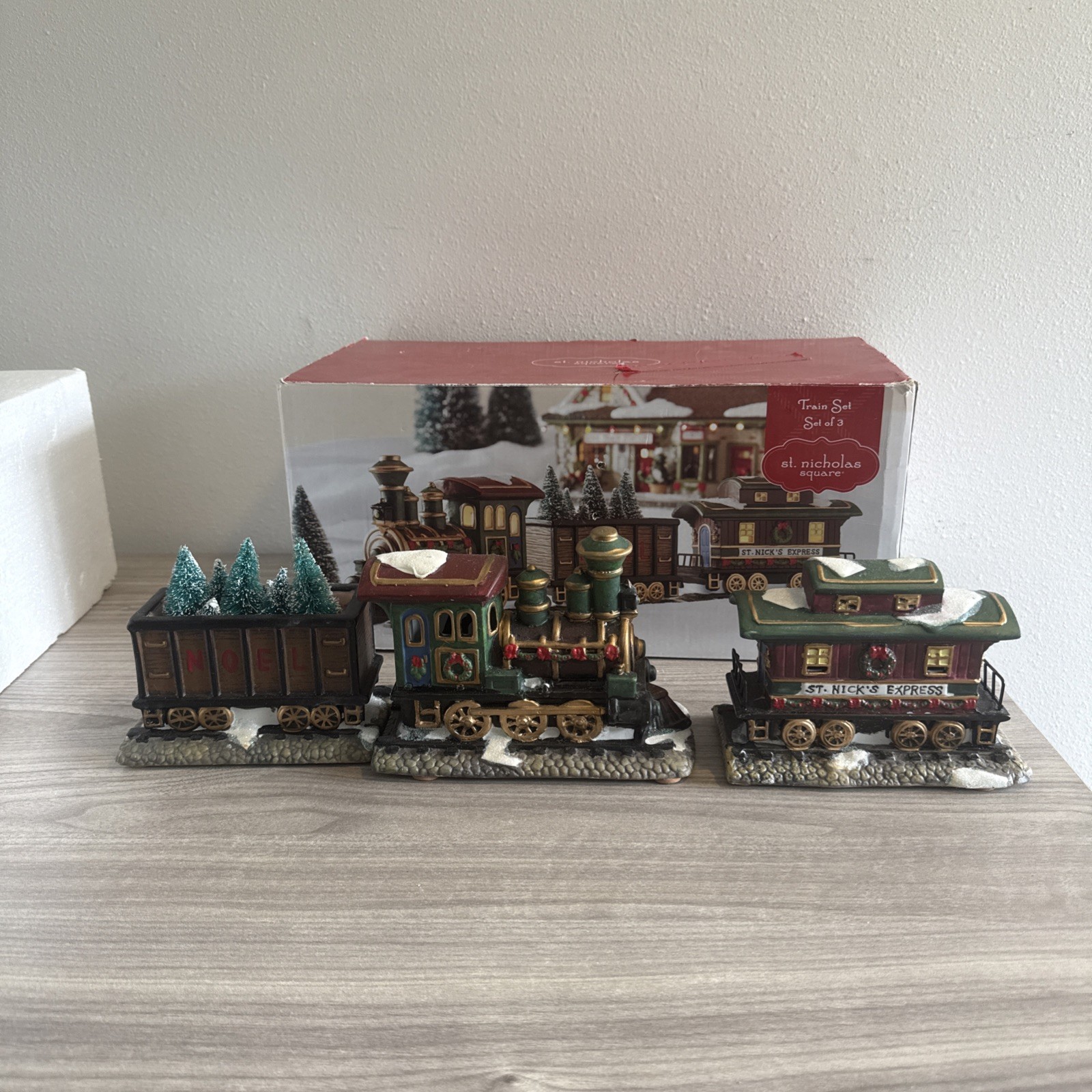 St Nicholas Square Lighted “Train Set Of 3″ Christmas Village 2008 St Nick’s Exp