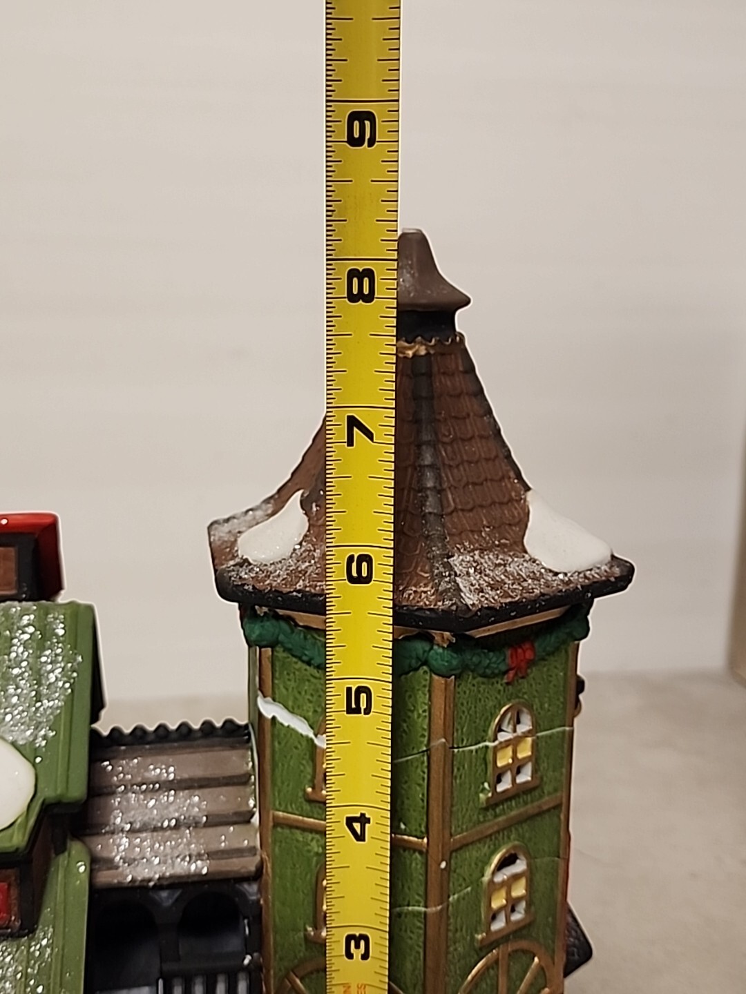 Department 56 Elfin Forge and Assembly Shop North Pole Series 56384 MS1