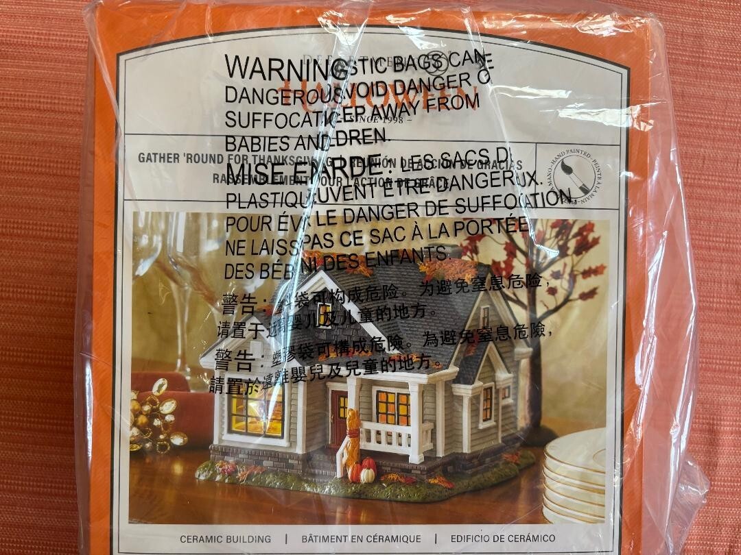Dept 56 Halloween “Gather Round for Thanksgiving” NIB Ceramic Lighted Building