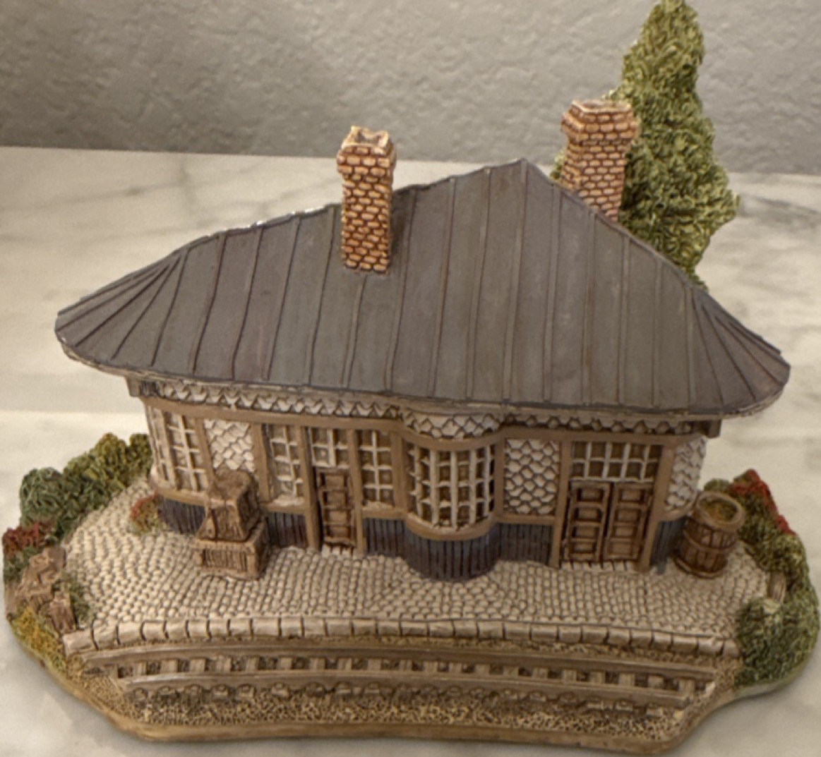 Lilliput Lane American Landmarks Hometown Depot Train Station Resin 1990 Boxed