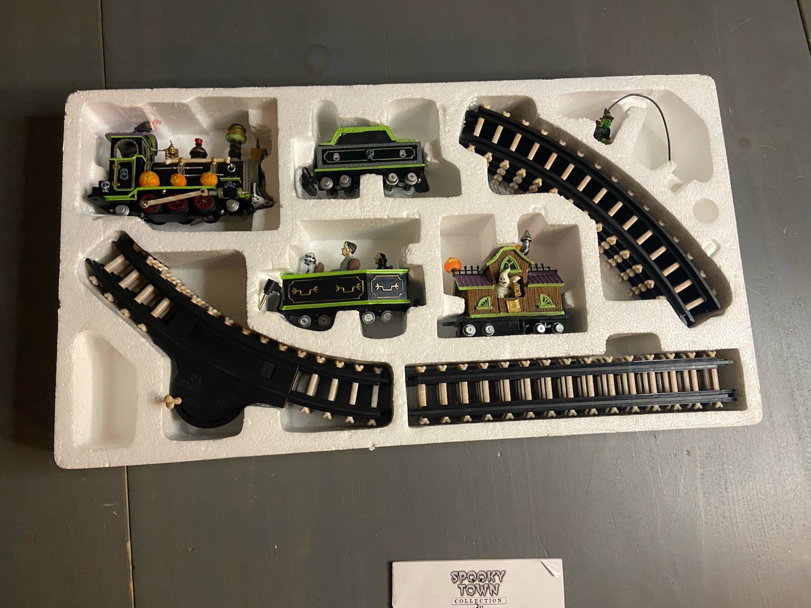Lemax Spooky Town Halloween Train Express Set As Is Not Working