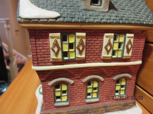 LARGE CERAMIC INN-BED AND BREAKFAST DECORATED FOR THE HOLIDAYS –#R10-4