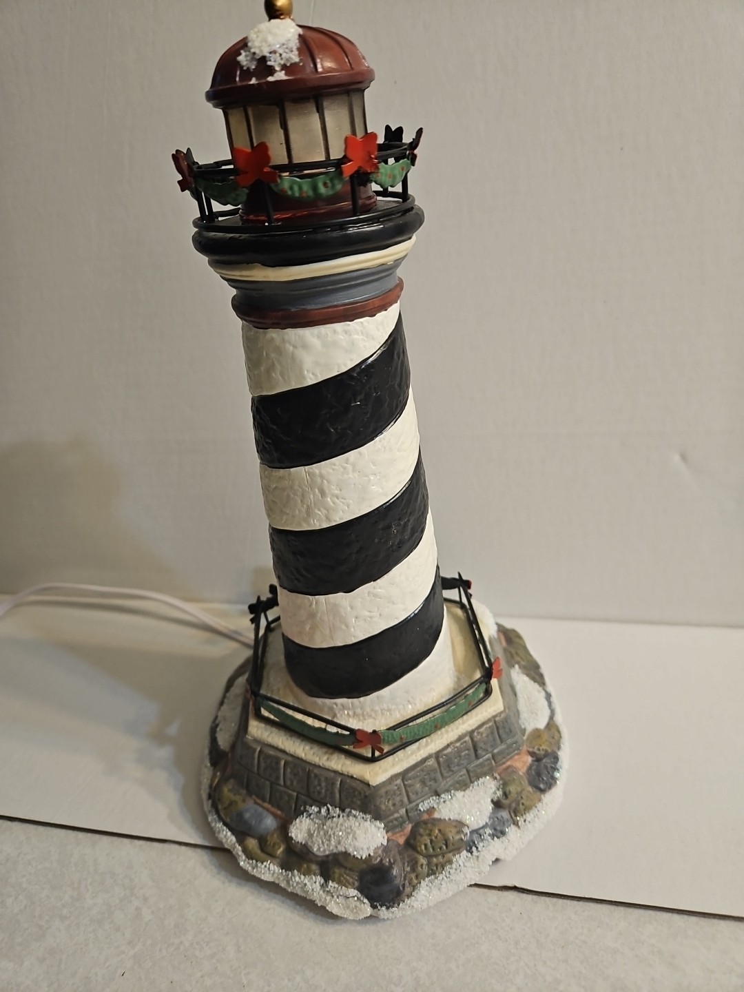 St. Nicholas Square 2005 Lighthouse Illuminated The Village Collection – Works