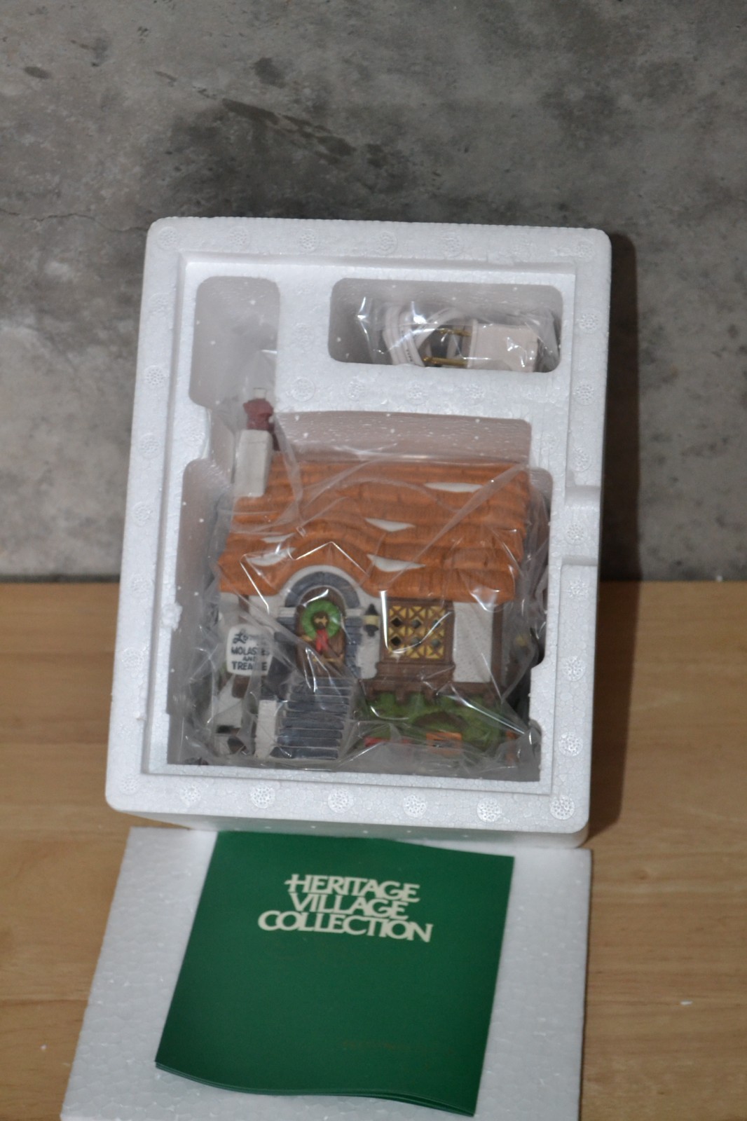 Dept 56 Dickens Village Series Lomas LTD. Molasses 5808-4 in BOXED!