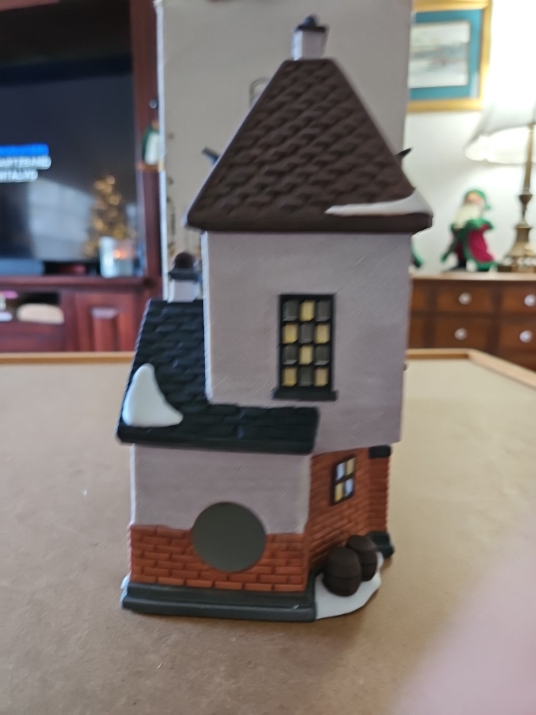 Dept 56 Heritage Village Christmas in The City Series “Potters Tea Seller” 58807