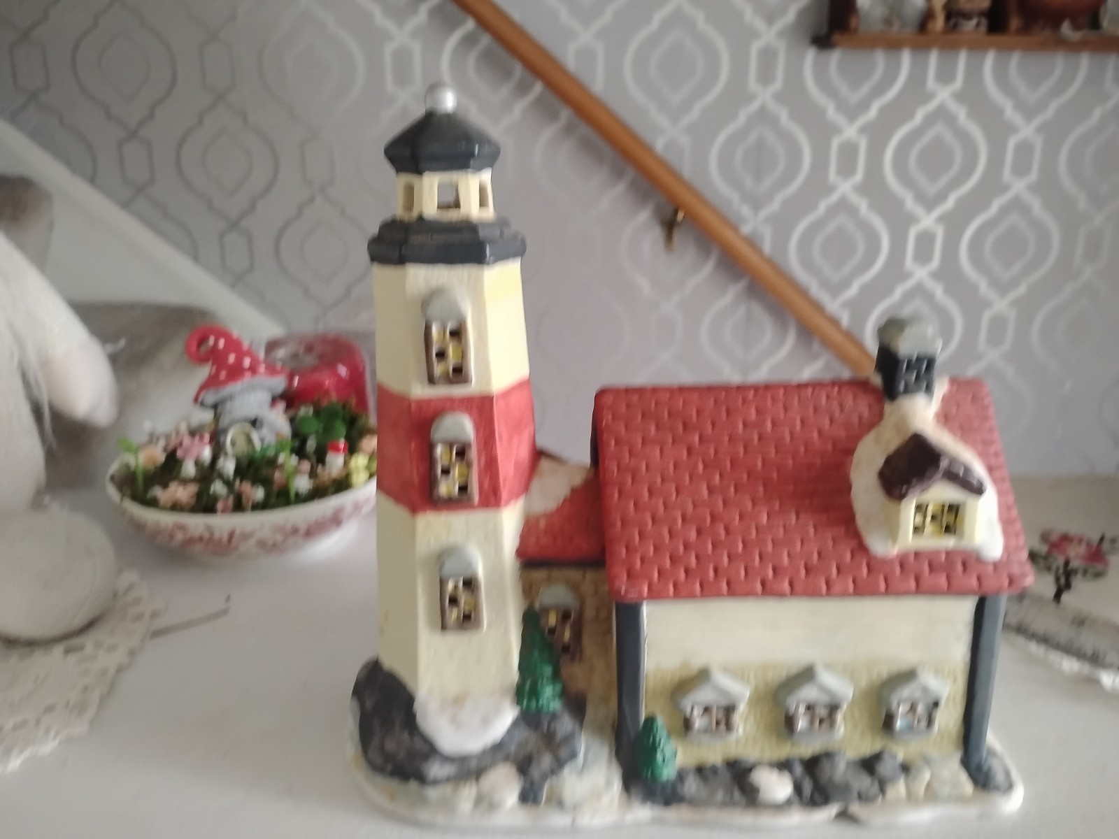 Dickens Keepsake Porcelaing Lighted House LightHouse