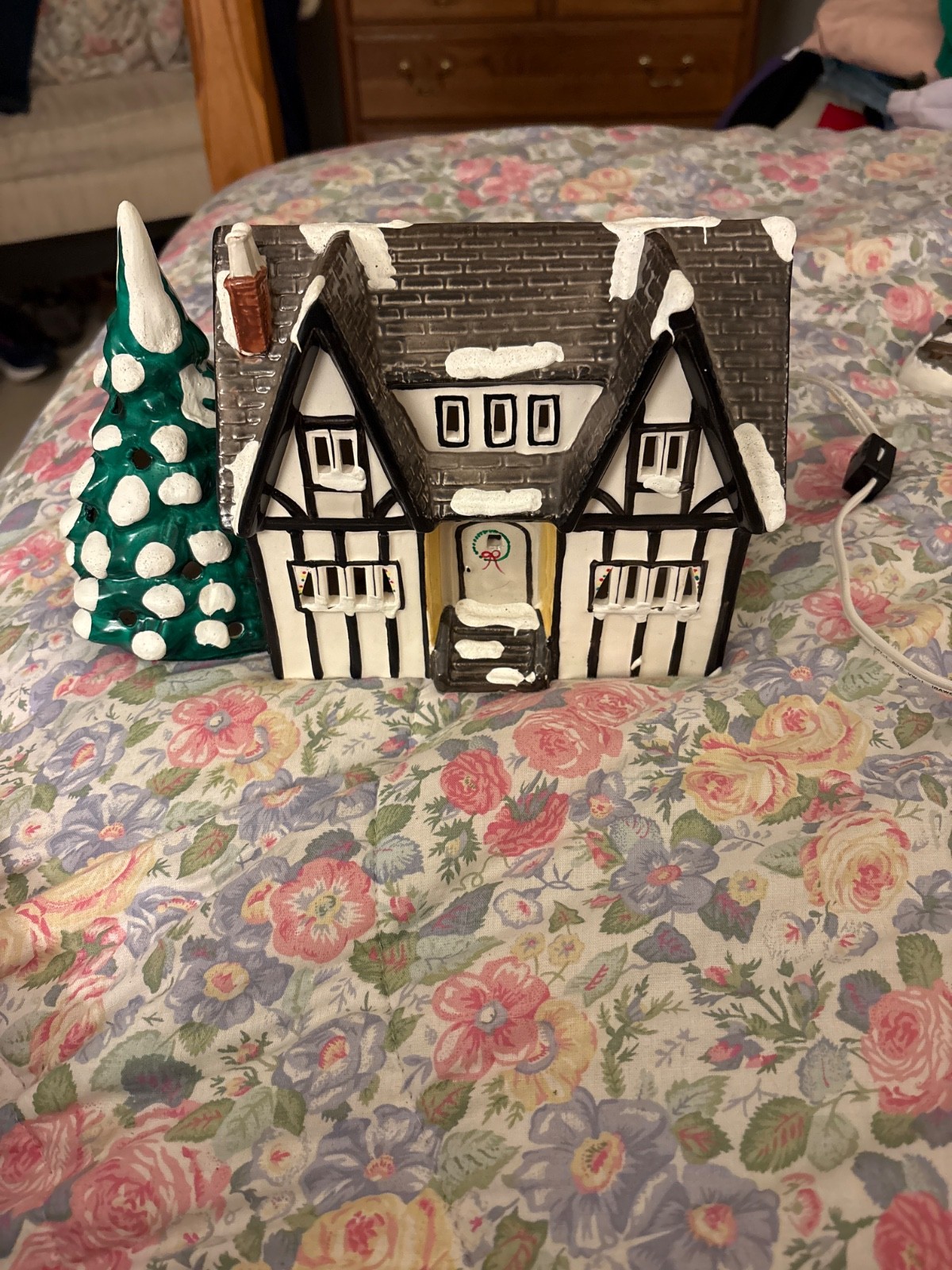 DEPT 56 OSV Stratford House 50075 1984 w/LIGHT VGUC IOB