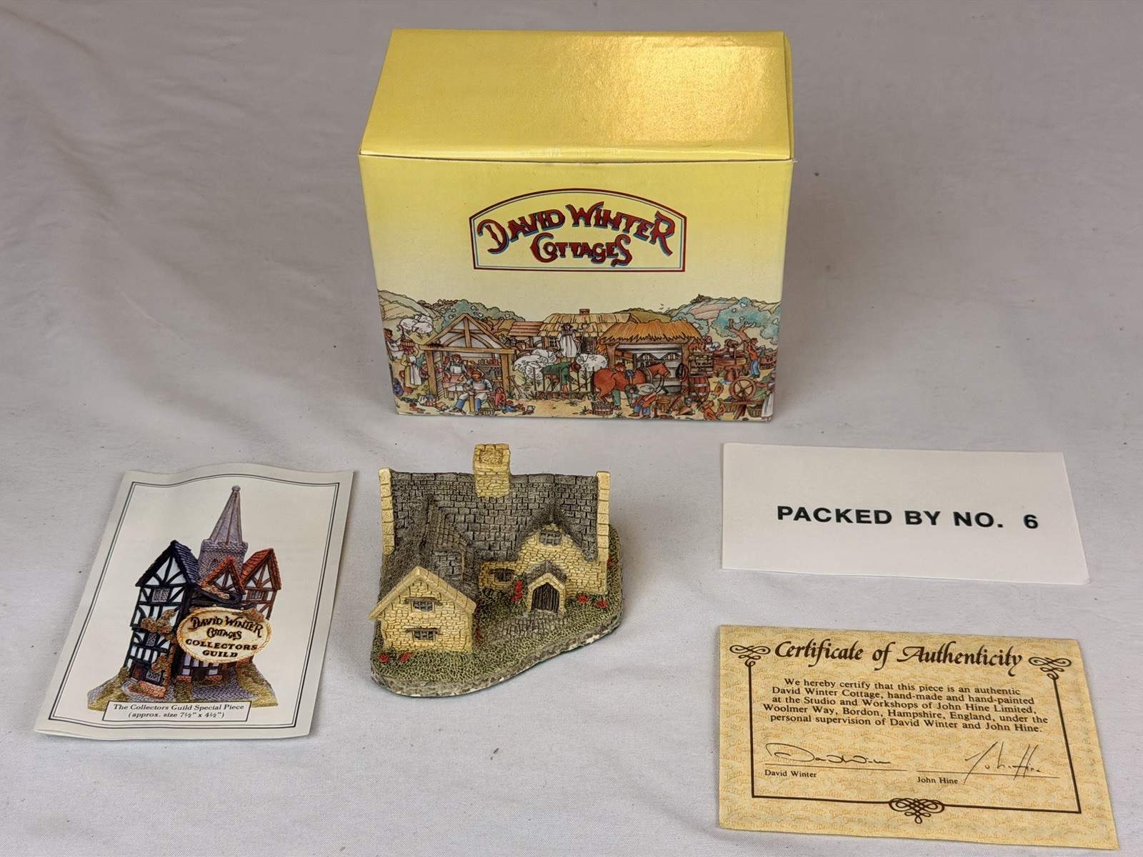 David Winter Cotswold Cottage 1982 w Box COA Handmade England Miniature Vintage