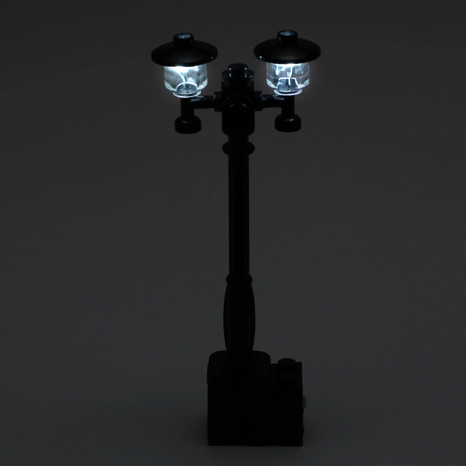 Black Double Light-Up Minifig Scale Lamp Post (Cold/White Light) – LEGO Compatib