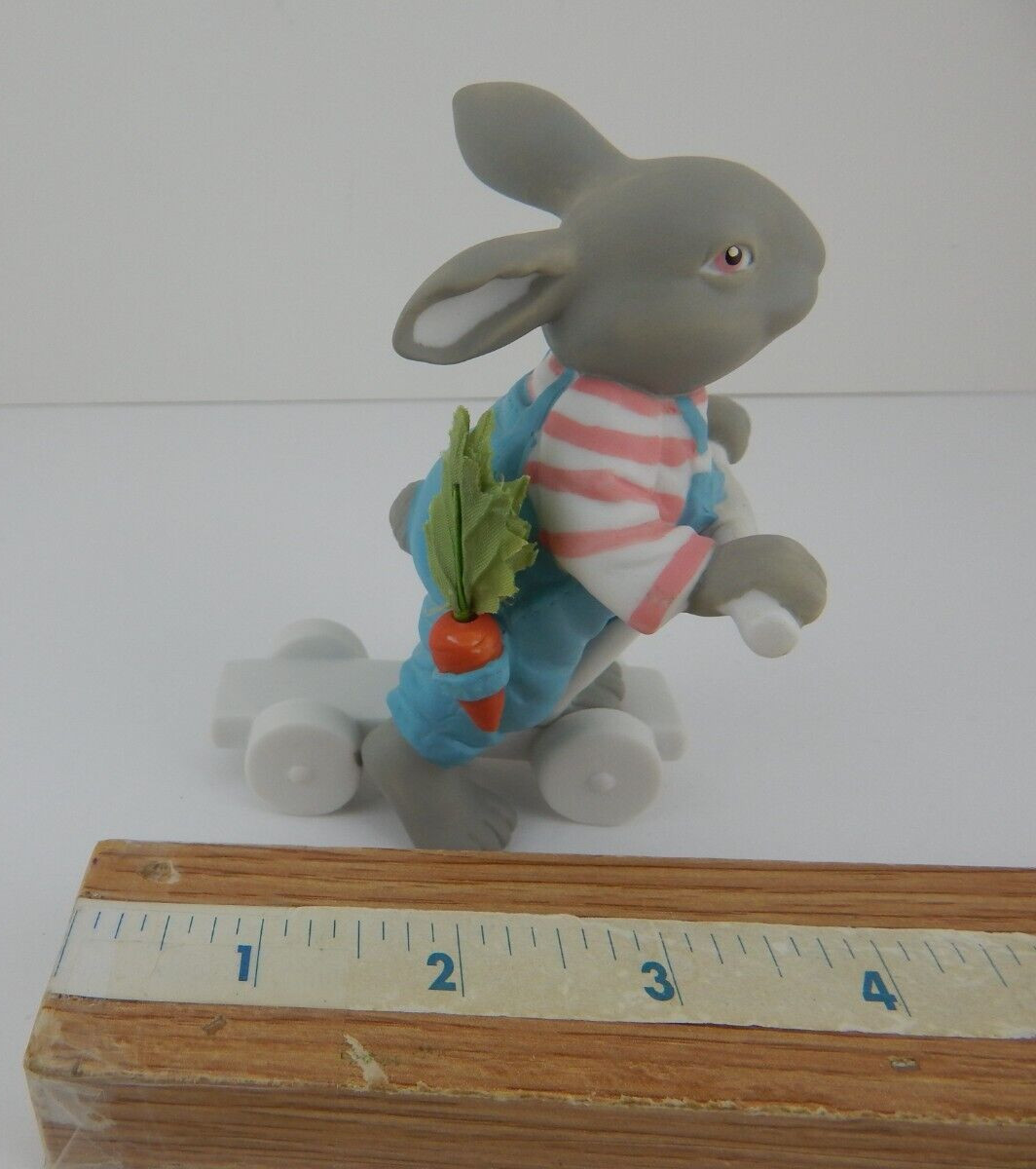 Dept 56 Hide-A-Way Hollow Easter Bunny Boy on Scooter w/ Carrots 74799 w/ Bx 19