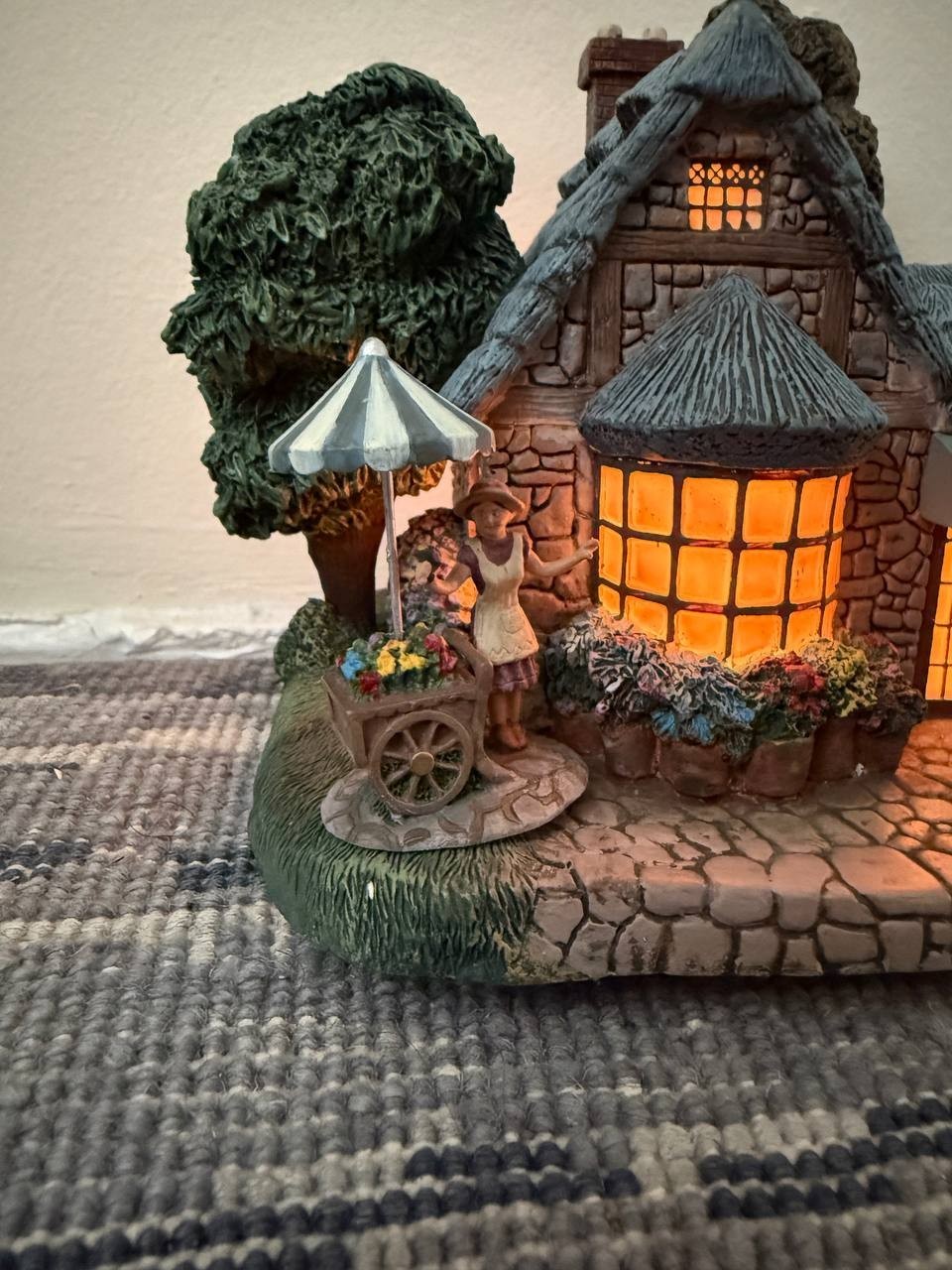 Thomas Kinkade Hawthorne Village Lamplight Village 6 Pc Lighted House Set COA