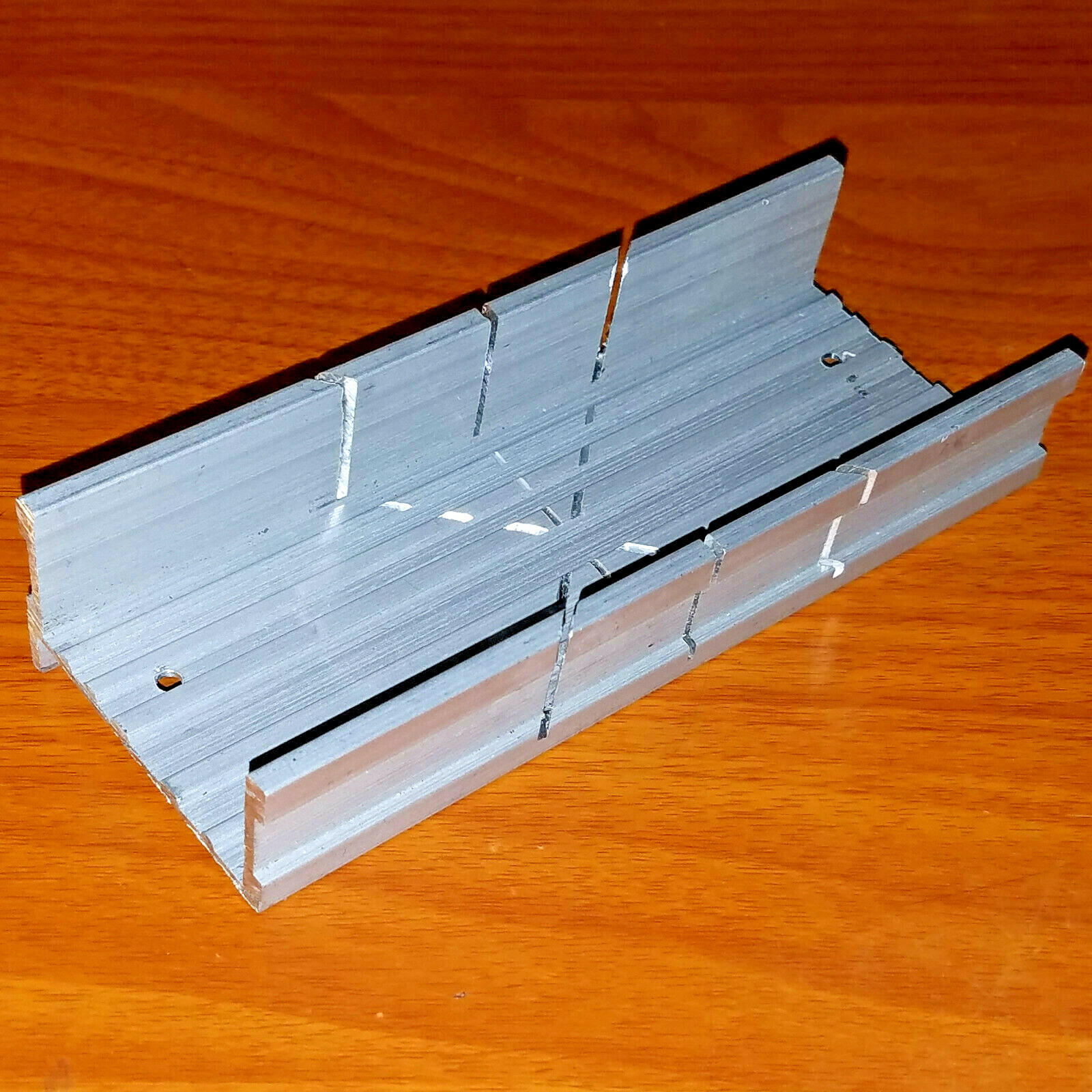 Hobby Tool Aluminum Miter Box #70520 (5″ Length 1 5/8″ Wide & 3/4″ Deep)