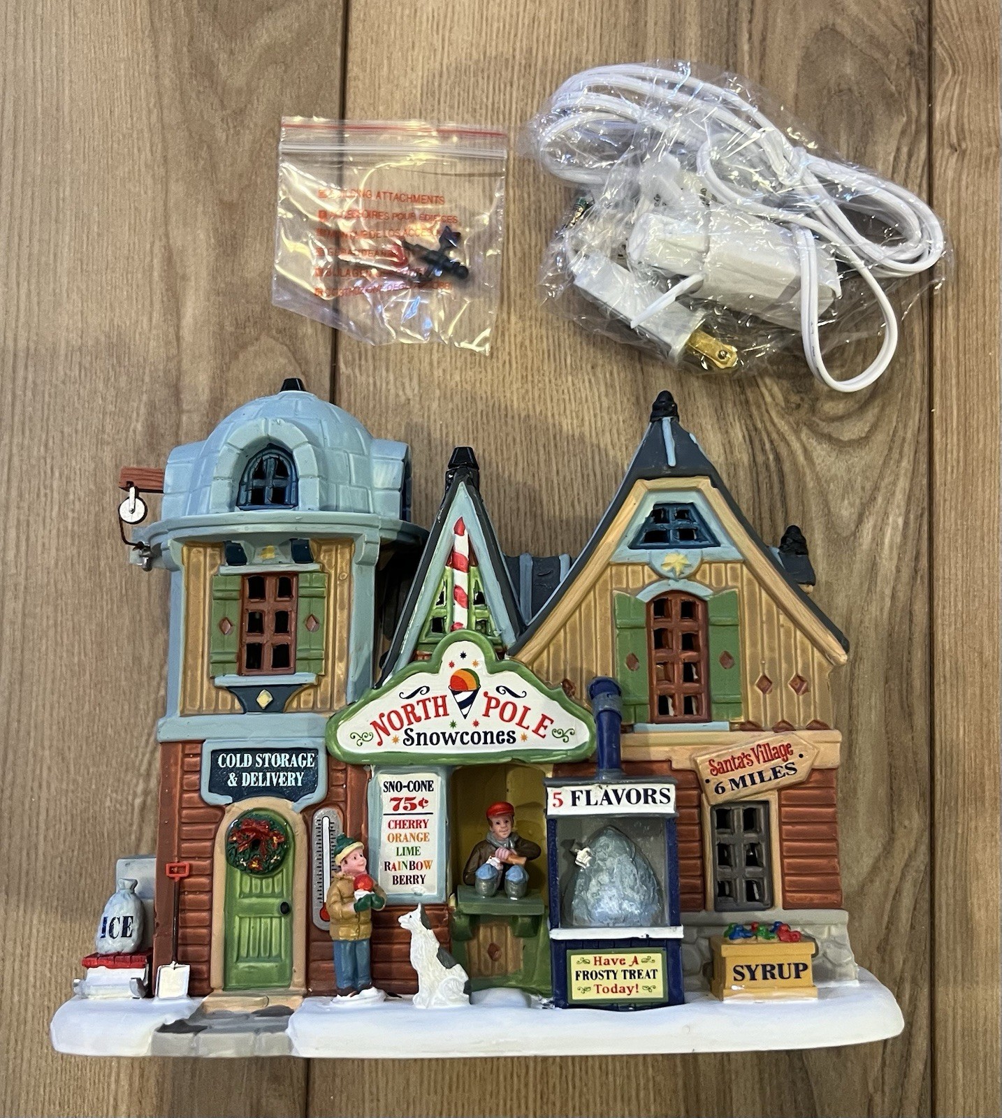 Lemax North Pole Snowcones Lighted Building w/ Box Tested Works 2017