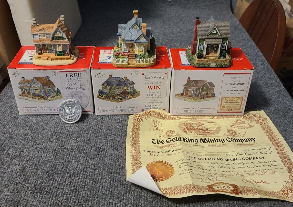 Liberty Hills Lot Of 3 Mini Buildings W/ A Bonus Item In 2 Of Them