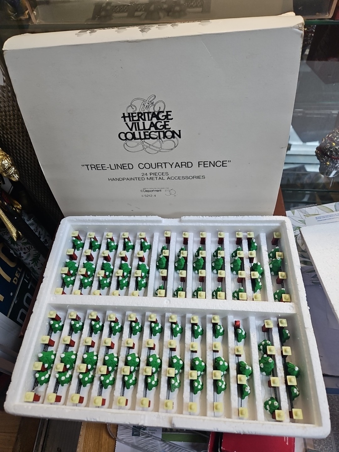 HERITAGE VILLAGE Dept 56 TREE-LINED COURTYARD FENCE (Full Set of 24) #52124 wBox