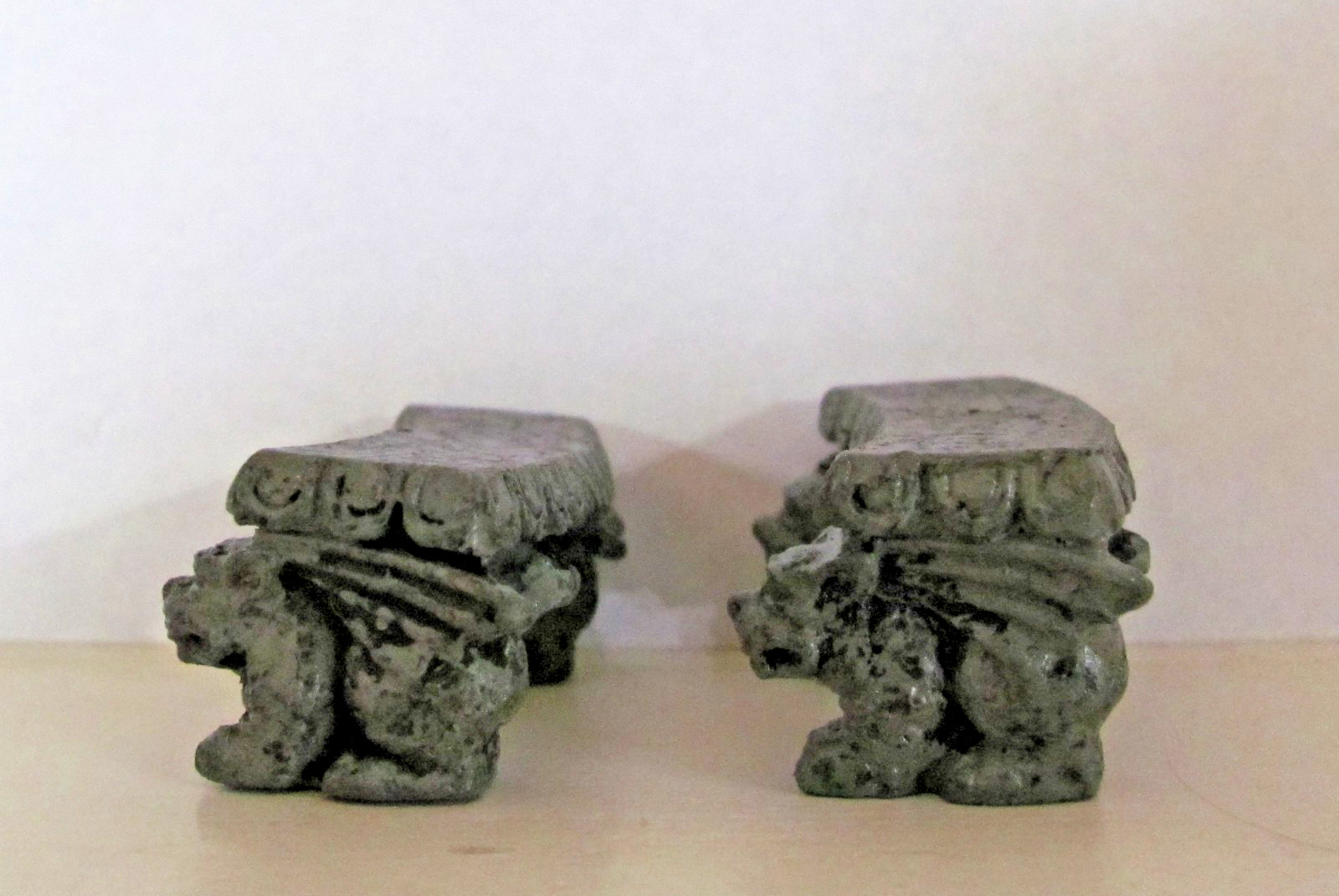 Lemax Spooky Town Accessories – Gargoyle Stone Benches, Set Of 2 #84370