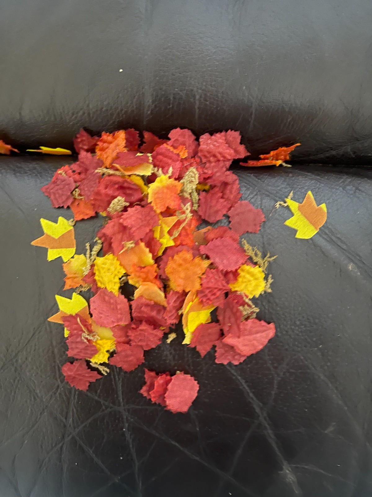 DEPT 56 THANKSGIVING AT GRANDMOTHER’S HOUSE [ SET OF 13] IT WORKS HAS LEAVES