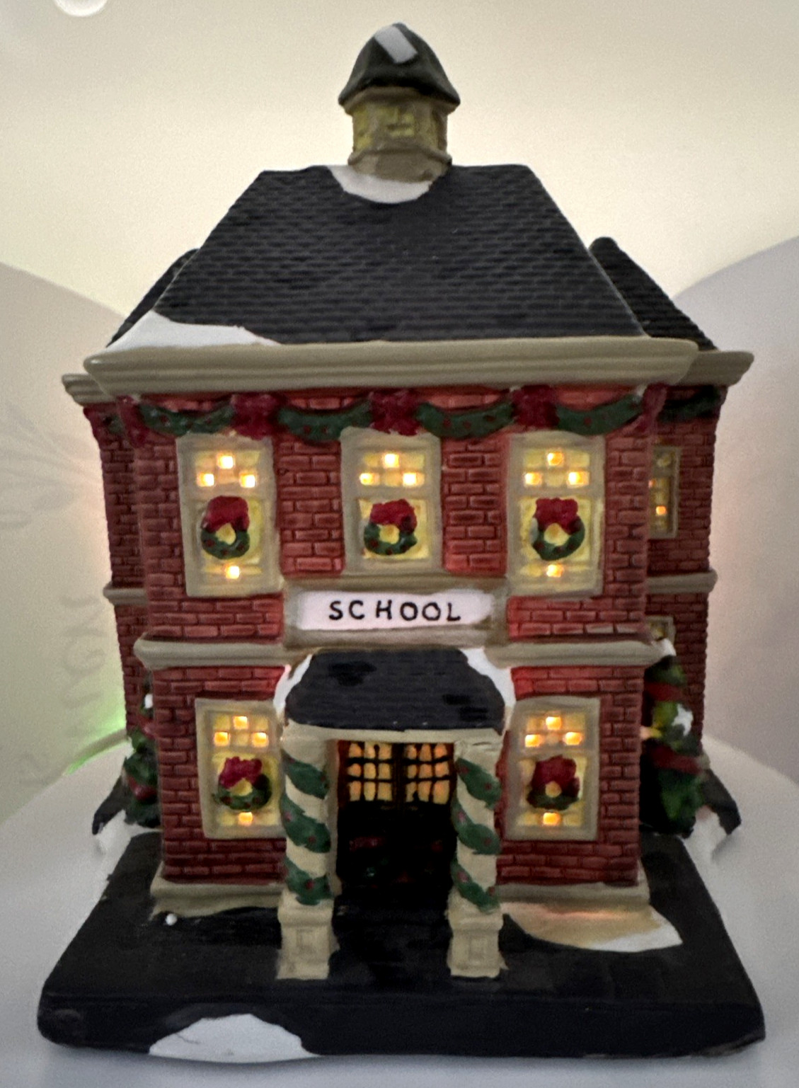 2007 Holiday Inspirations New Hope School Lighted Xmas w/ New Cord Light & Bulb