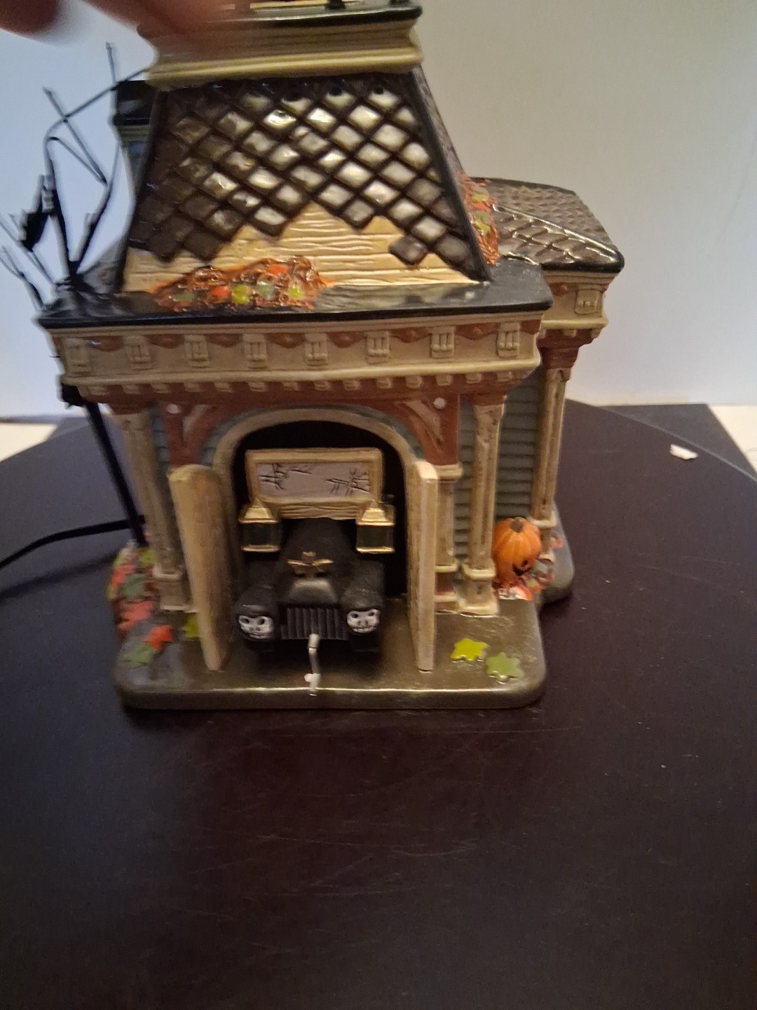 Vintage Department 56 Grimsly’s Garage Snow Village Halloween Works 2005. Nice