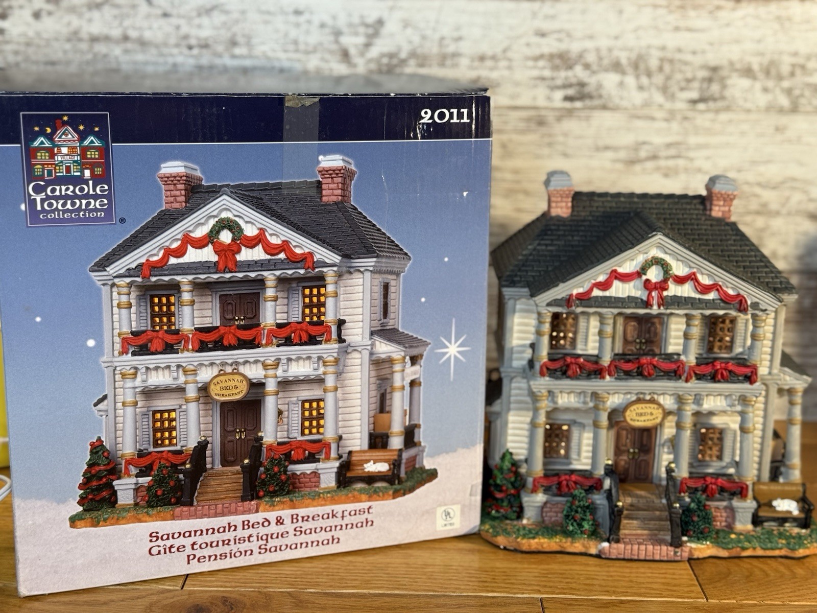 Lemax Carole Towne Collection Savannah Bed & Breakfast Christmas Village Lighted