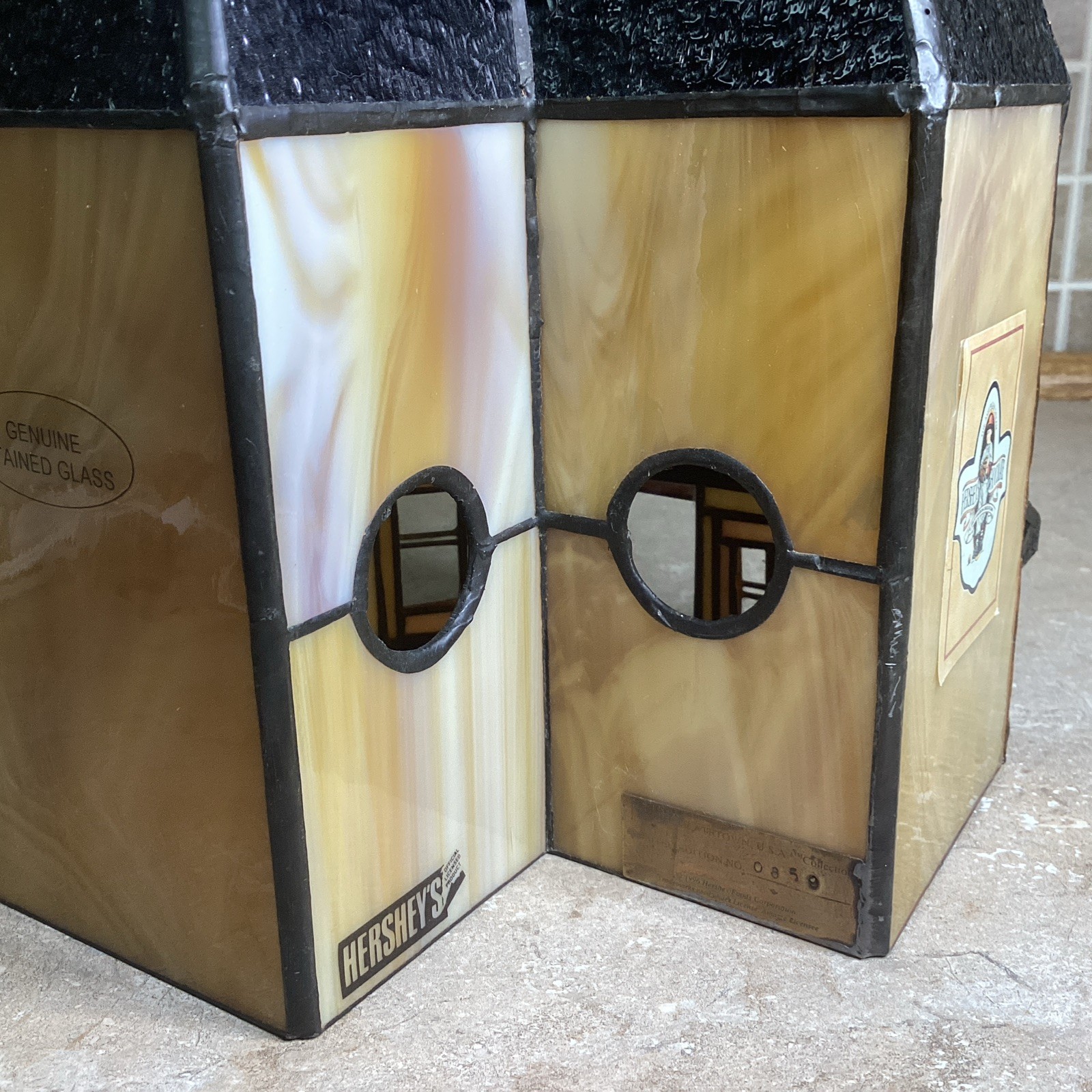 HERSHEY STAINED GLASS -Chocolate Town 1996-the Gallery – 2 Lights-RUDY BROS.