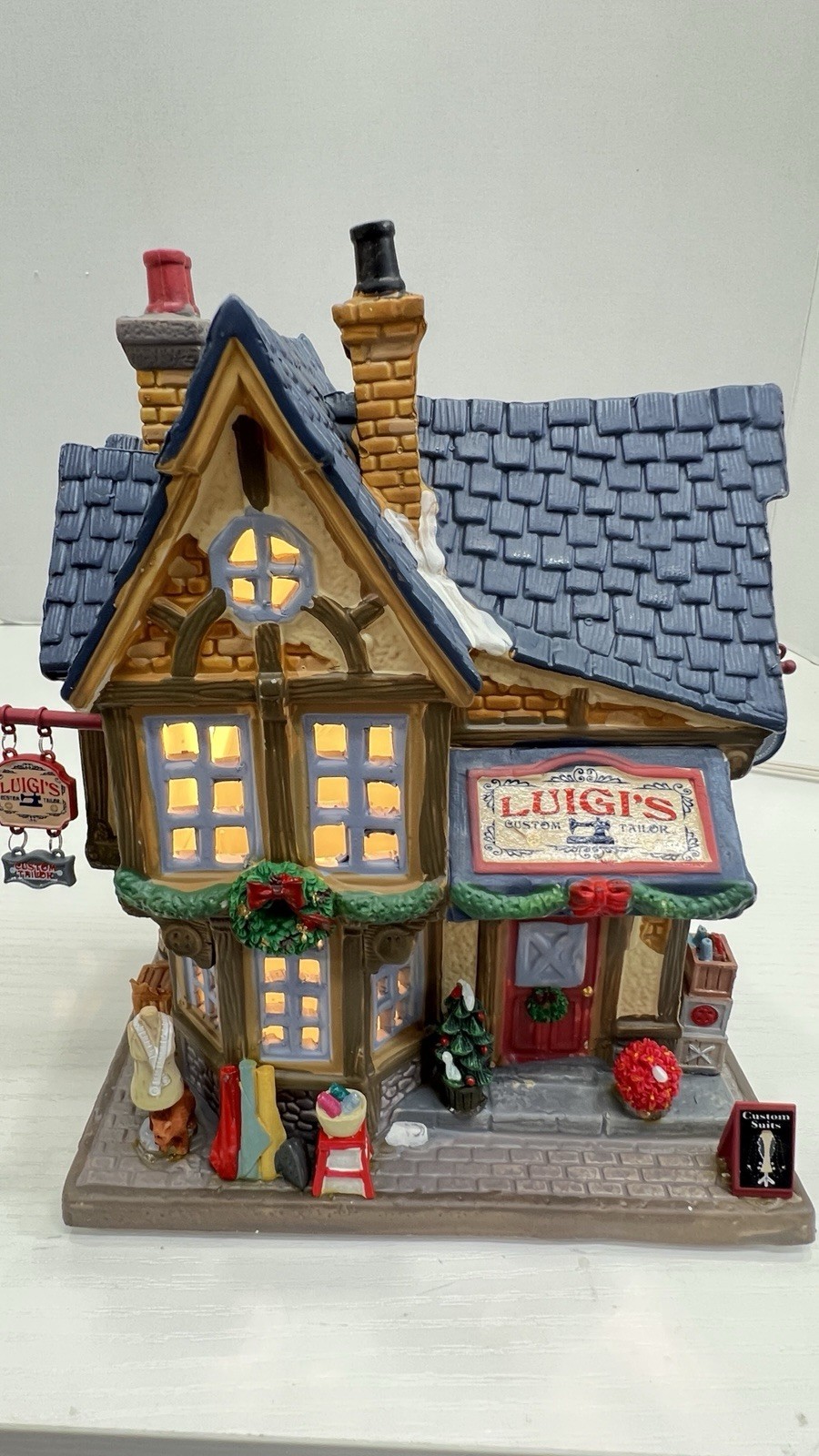 Lemax Holidays & Seasons “Luigi’s Custom Tailor” 35543 Retired 2013 RARE And NEW