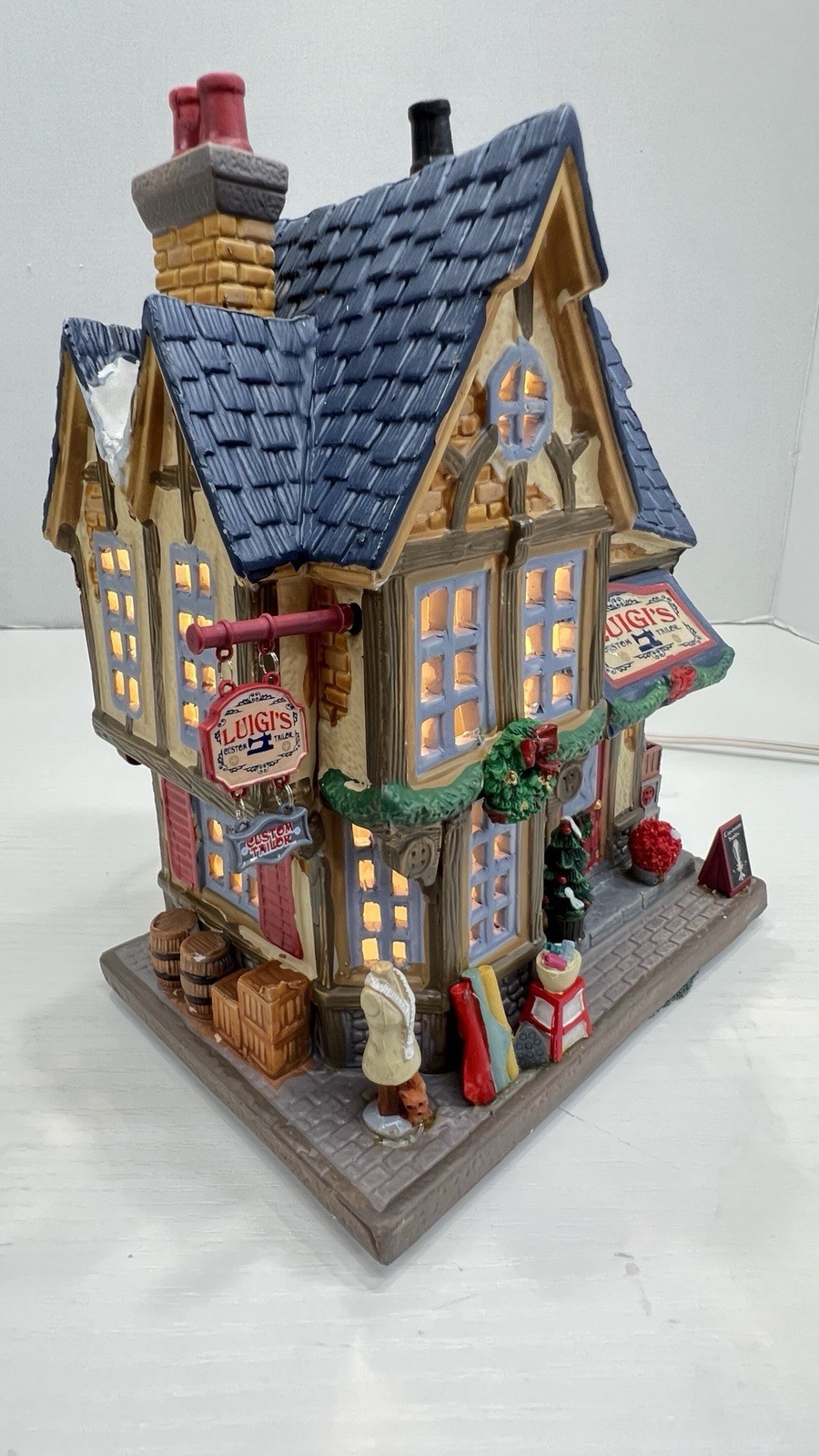 Lemax Holidays & Seasons “Luigi’s Custom Tailor” 35543 Retired 2013 RARE And NEW