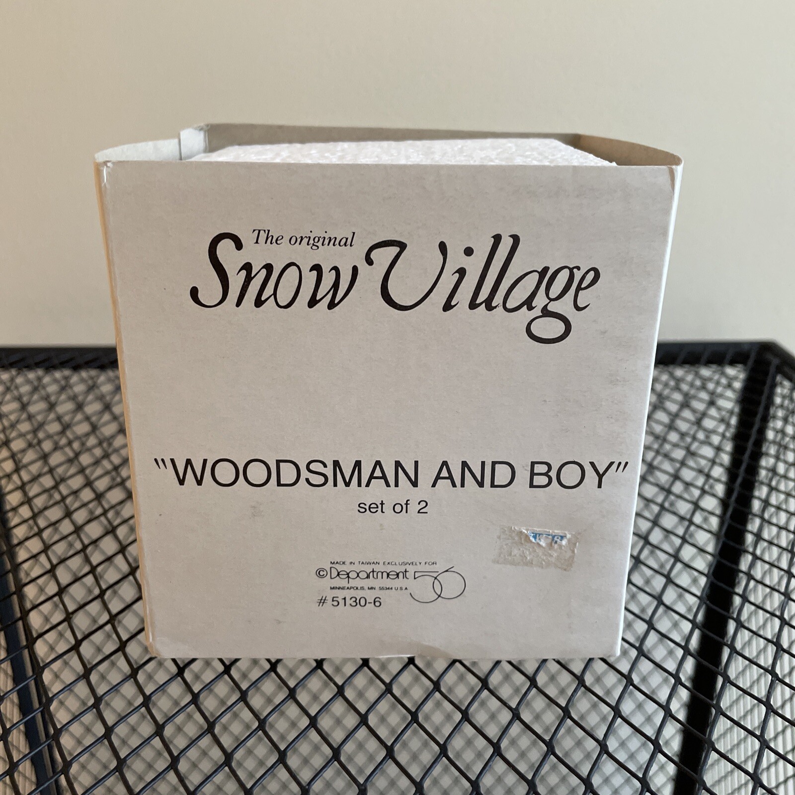 Dept 56 Snow Village Woodsman & Boy 5130 Taiwan 1988 Handpainted Set Of 2