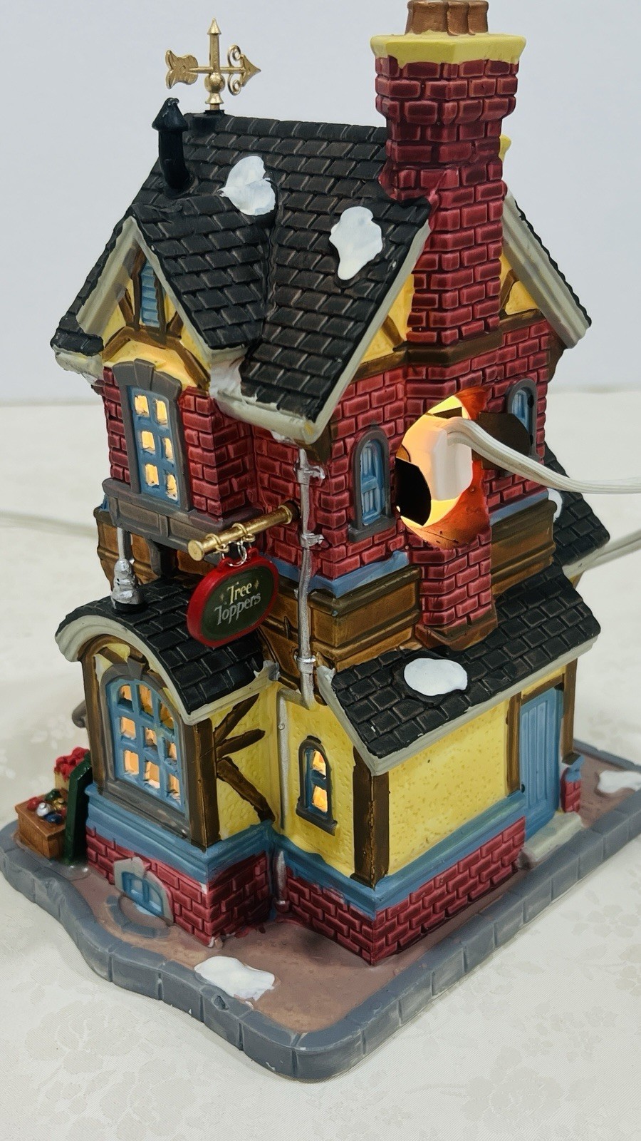 Lemax “ Silver & Gold Shop” Porcelain Lighted Building 45699 Retired 2014 NEW !