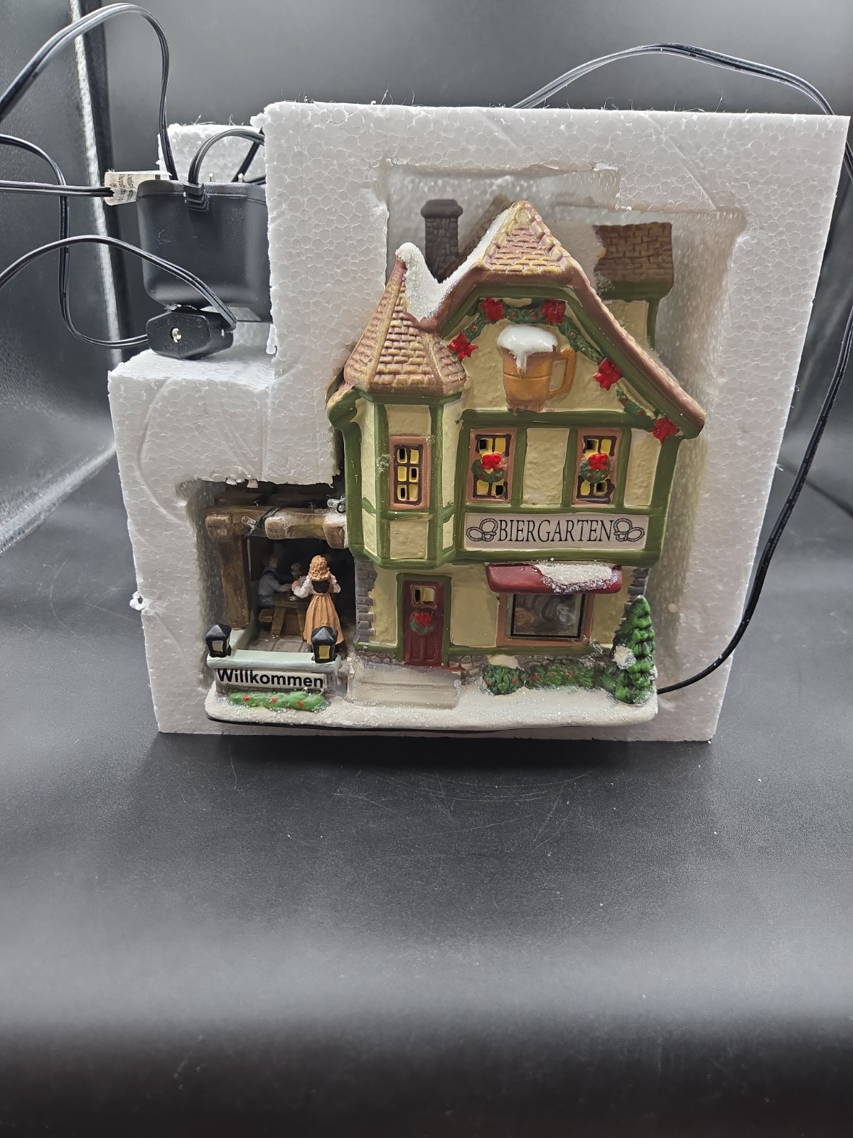 St. Nicholas Square Biergarten Beer Garden Building w/Box Retired Beergarden NEW