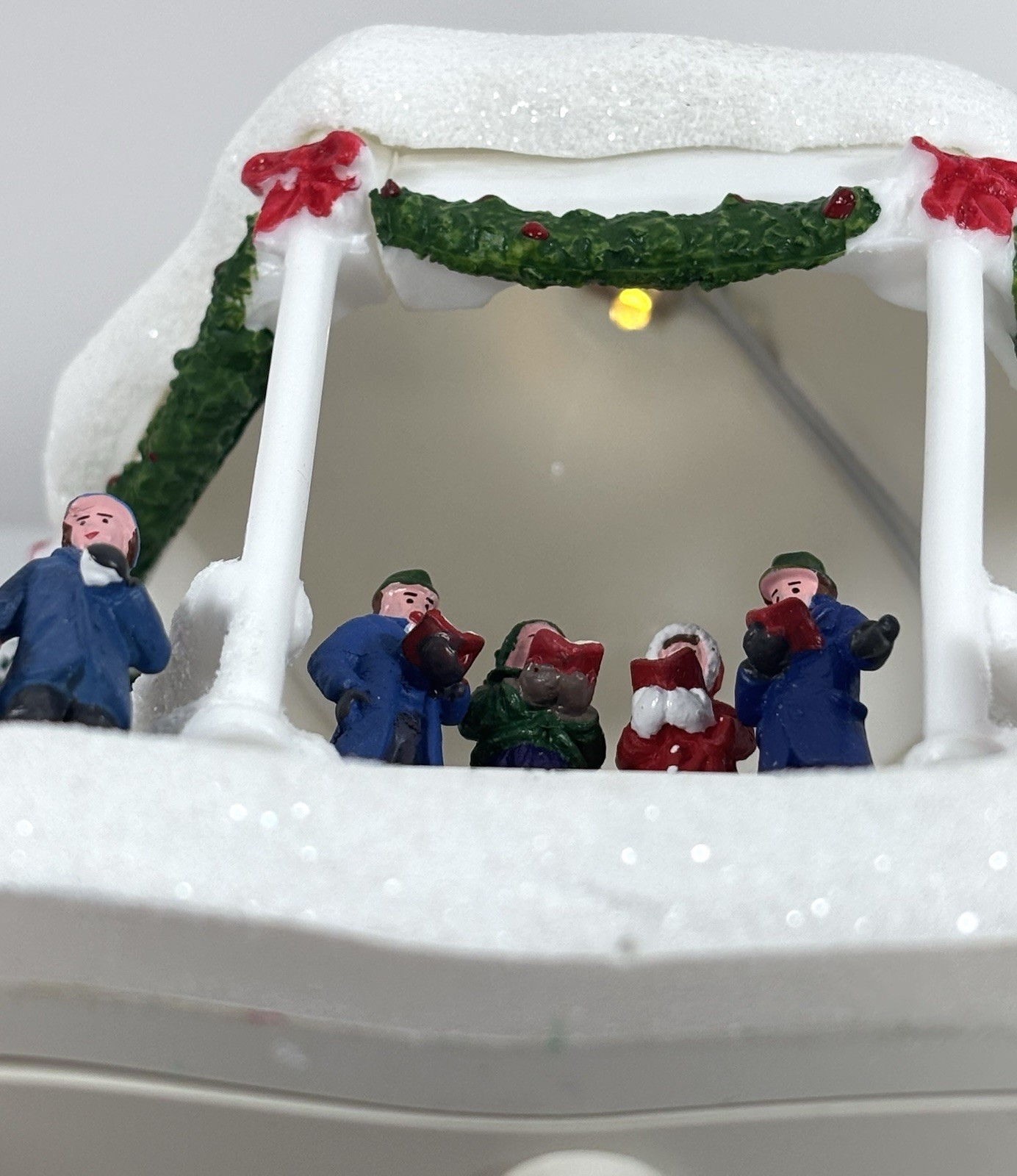 Thomas Kinkade Teleflora 2023 Sweet Sounds of Christmas Lighted Carolers Gazebo