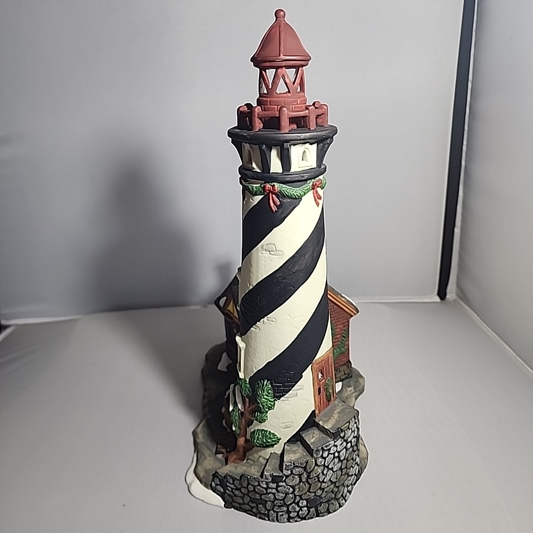 Santa’s Workbench Collection Classic Series Rivergate Lighthouse 2001 no LIght