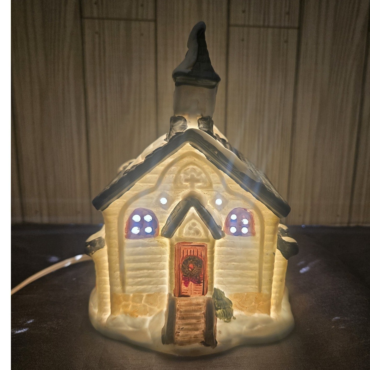 Vtg Lighted Ceramic Church Illuminated Village Decor Handpainted Porcelain 1990