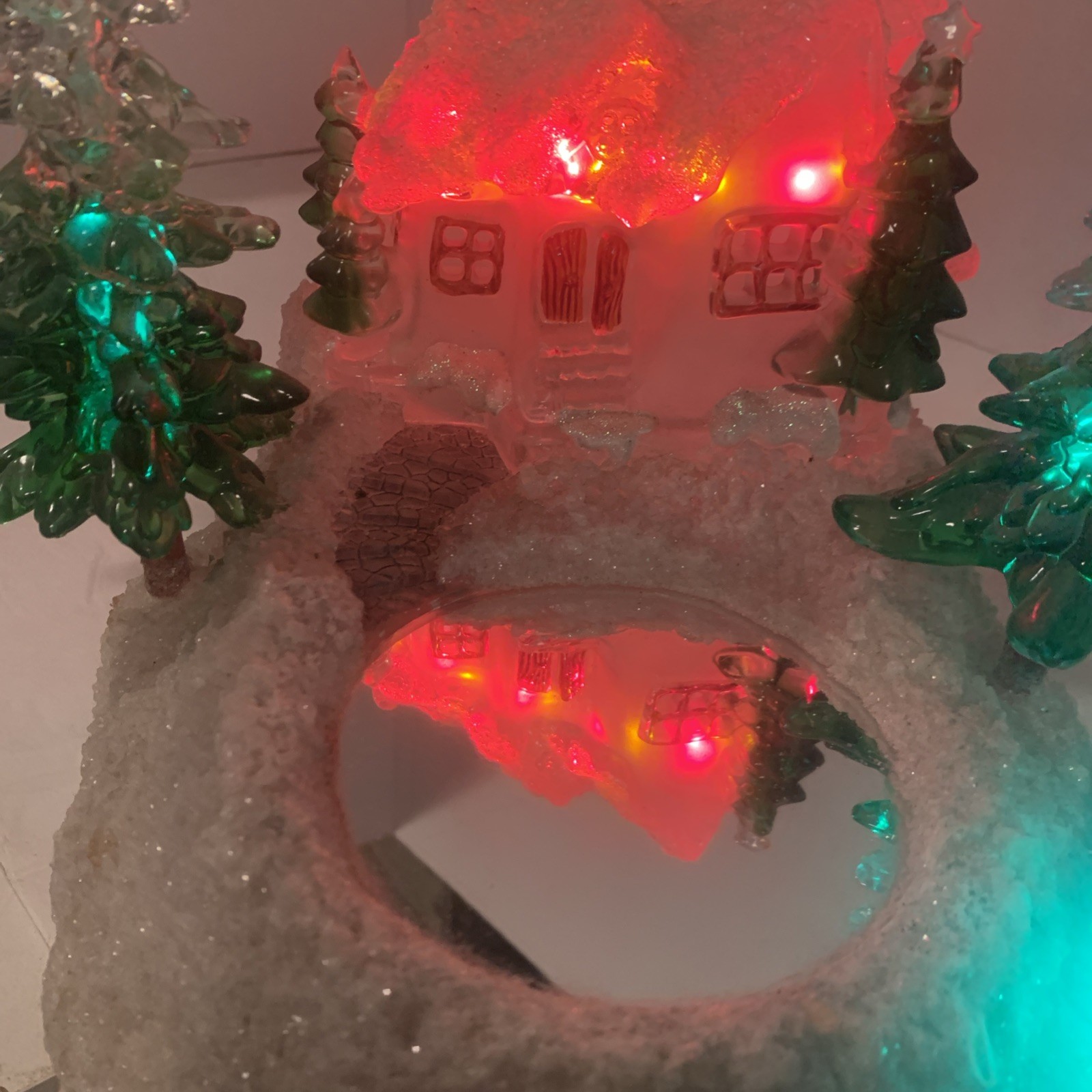 Heritage Mint “Holiday Lights” Music Box Winter Scene Light Changing Vintage