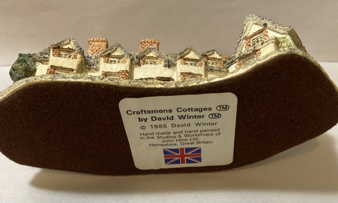 Craftsmen’s Cottage By David Winter 1985 Hand Painted Made In England