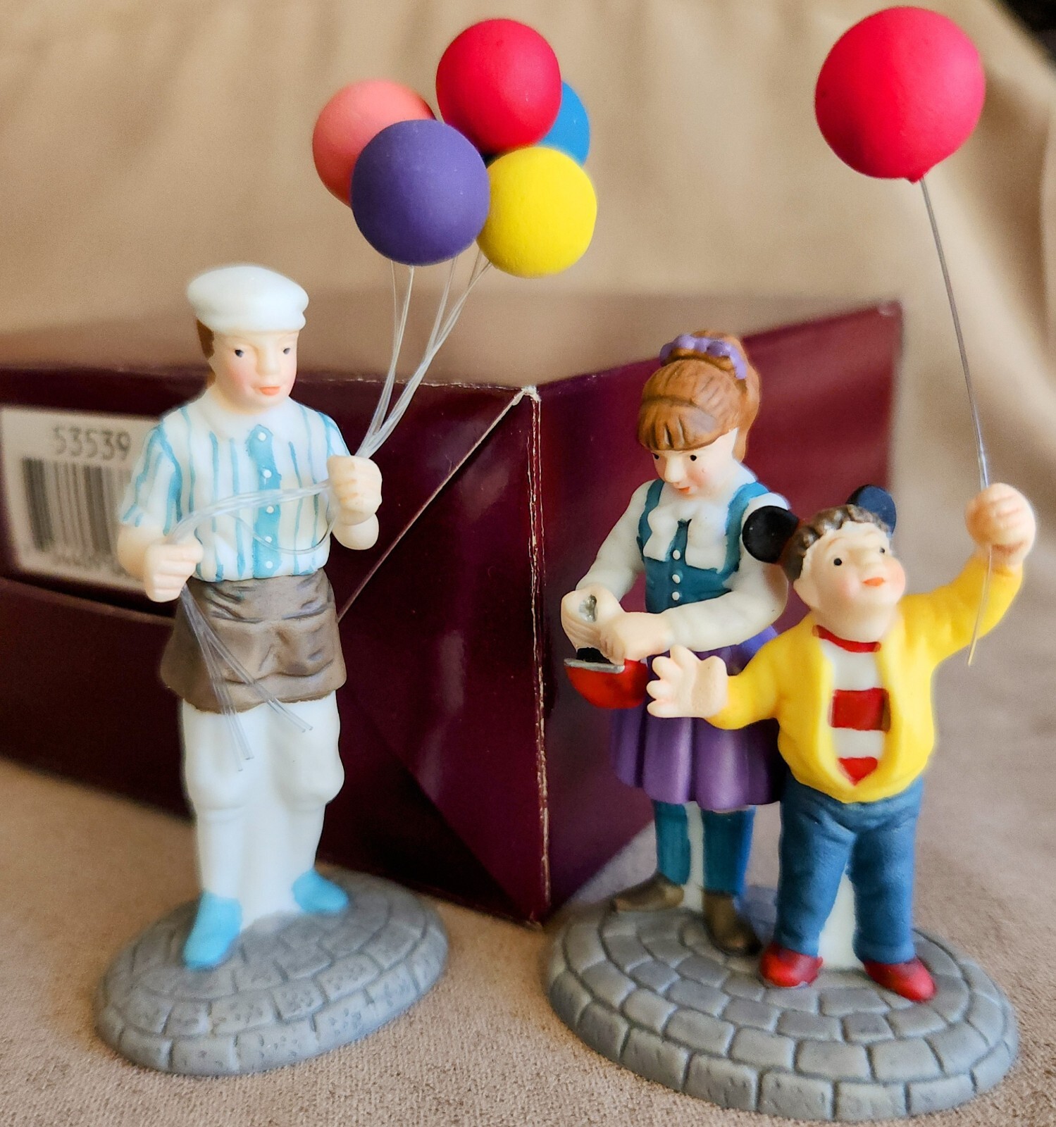 Balloon Seller #53539 Disney Parks Village Department 56 – BUYER GUARANTEE