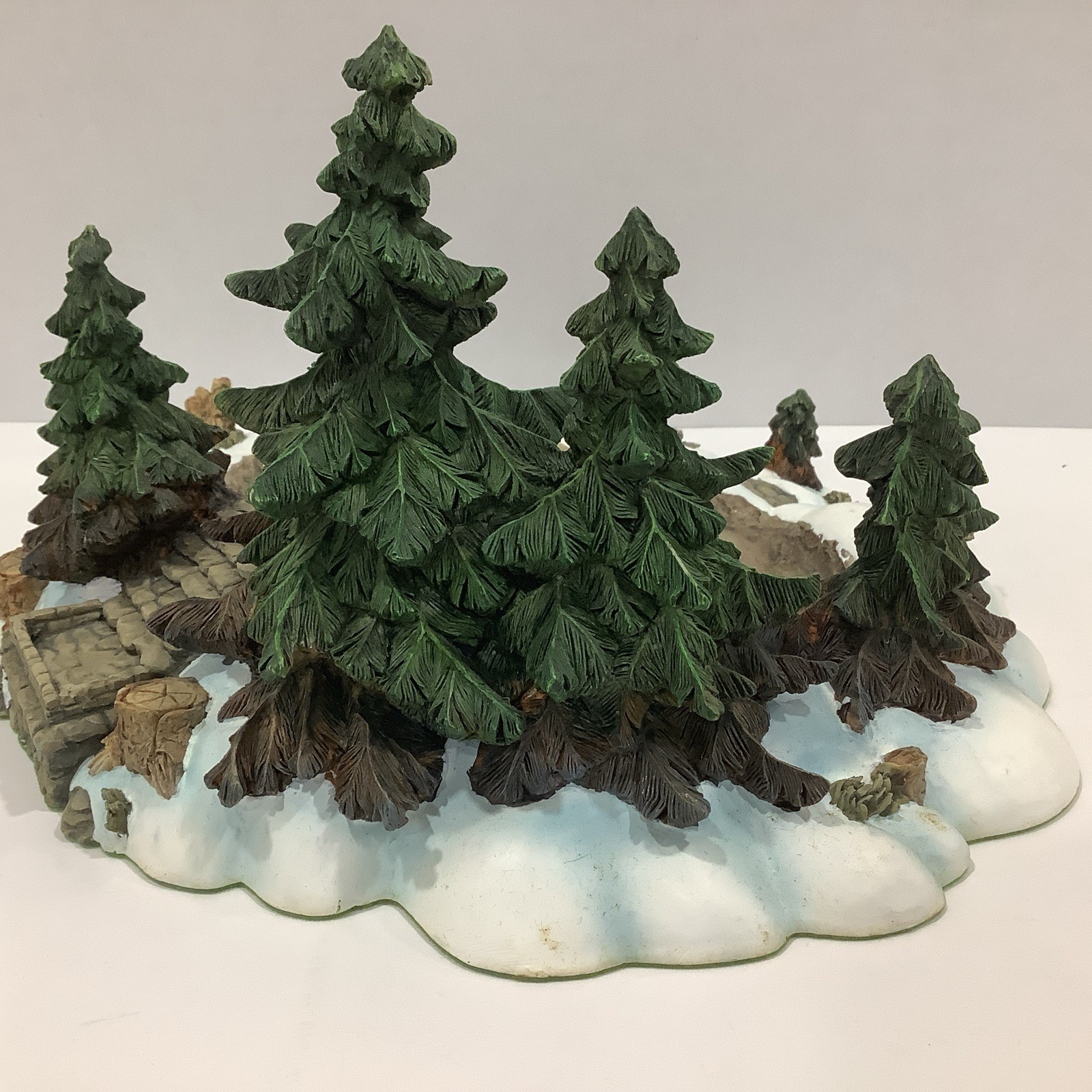 Department 56 #52618 Accessory “Village Pine Point Pond”