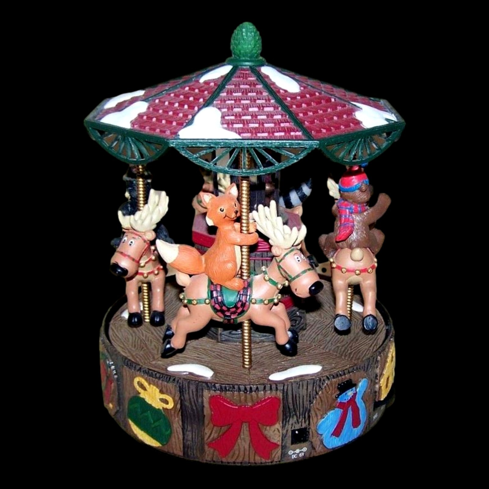 MR CHRISTMAS / NORTH LODGE / MUSICAL CHRISTMAS CAROUSEL / LODGE & CABIN