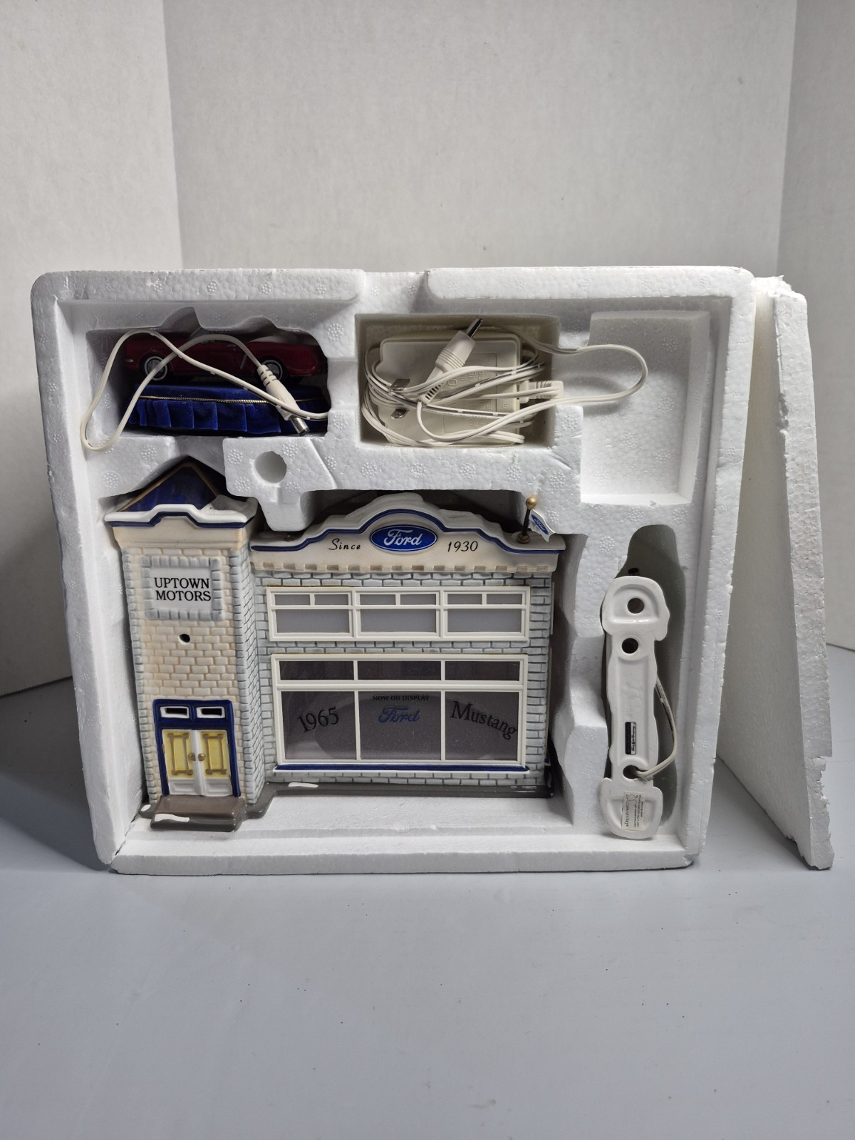 Dept 56 Uptown Motors Ford Set Of 3 Mustang Snow Village Original Box Tested