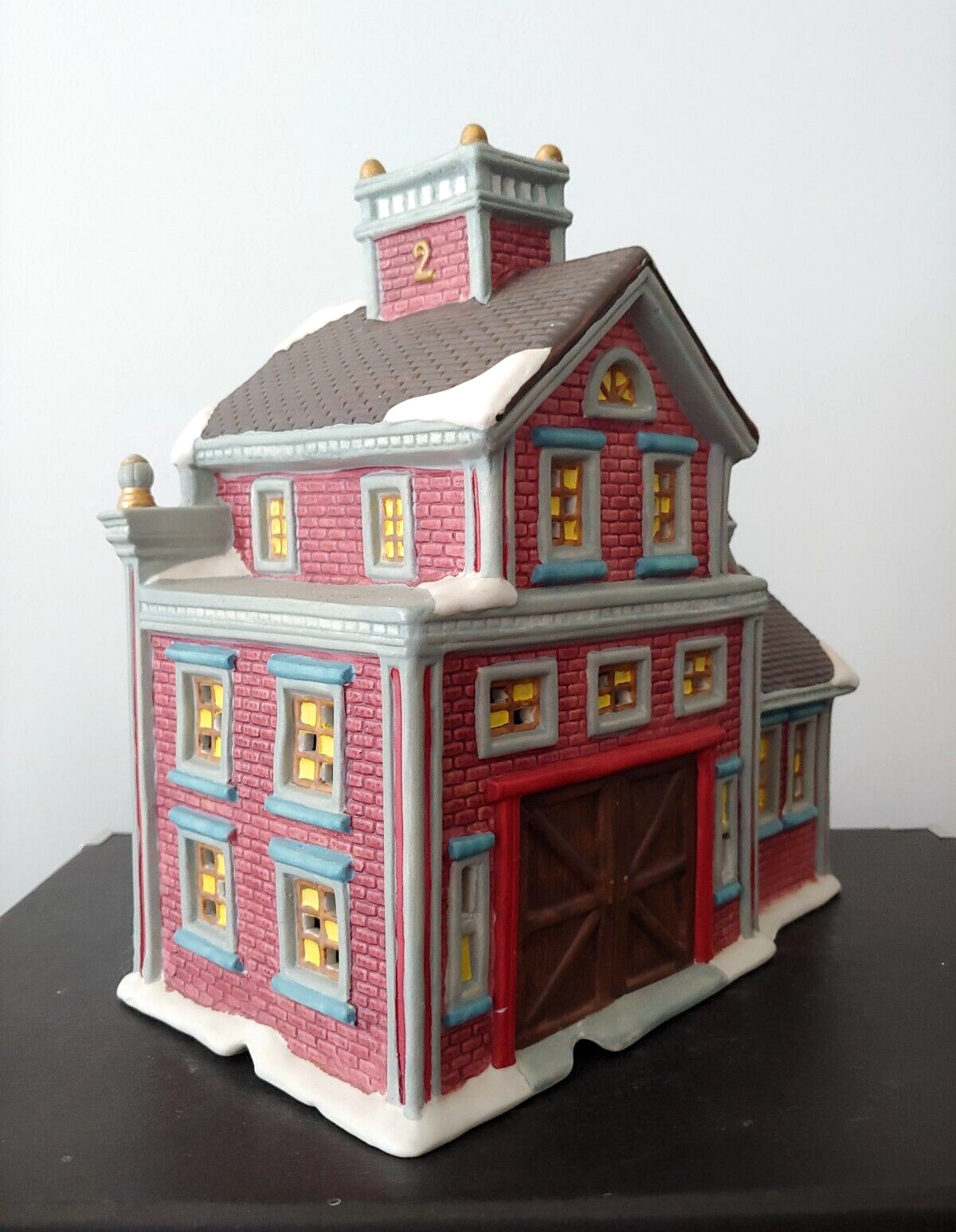 VICTORIAN FIRE STATION Longrich Ltd 1998 Christmas Village 9″ Porcelain House