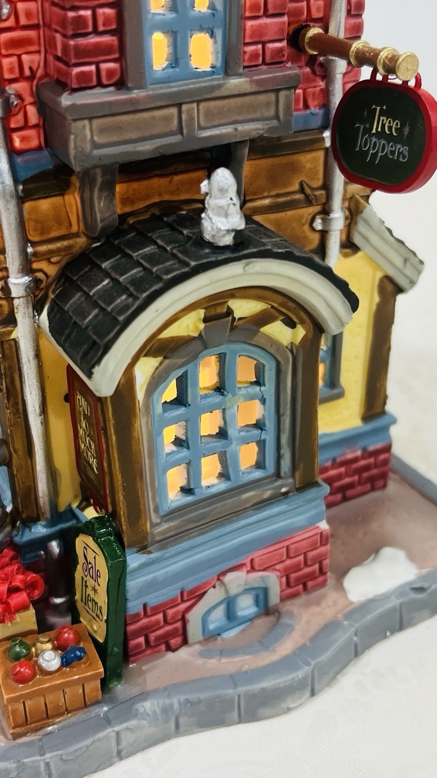 Lemax “ Silver & Gold Shop” Porcelain Lighted Building 45699 Retired 2014 NEW !