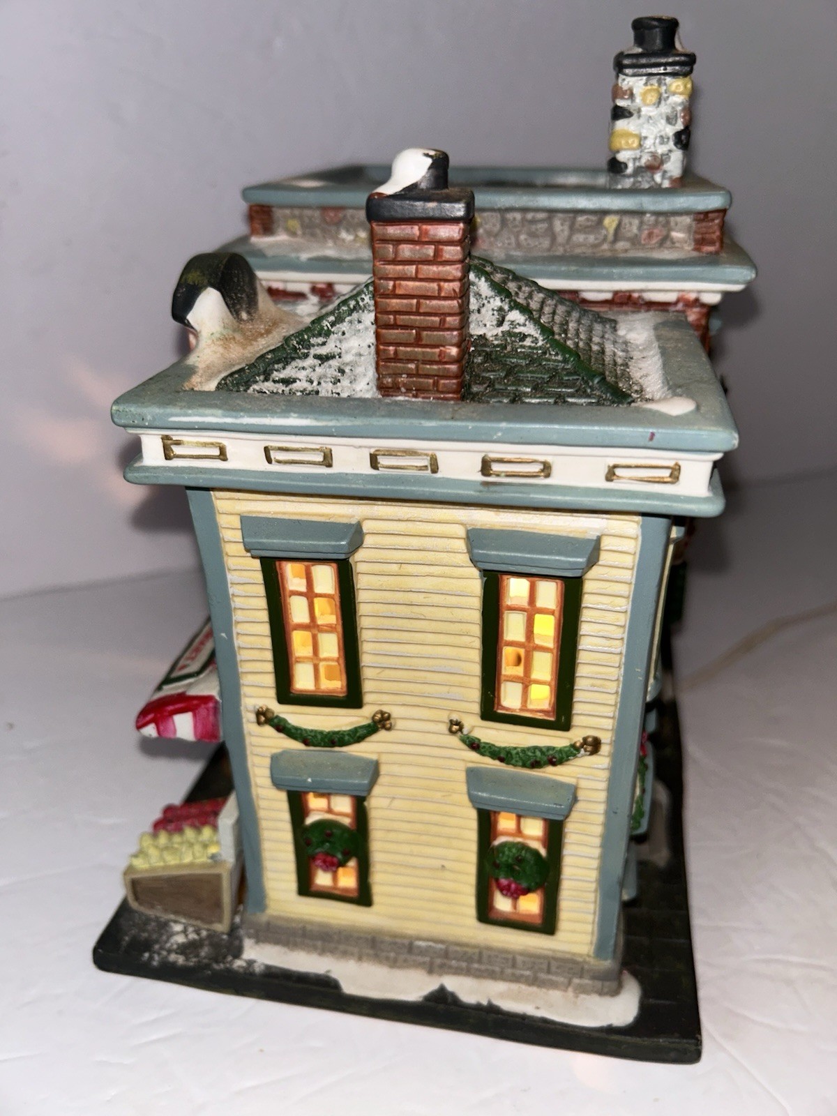 St. Nicholas Square Village Vintage 2000 General Store Farmers Market Lighted
