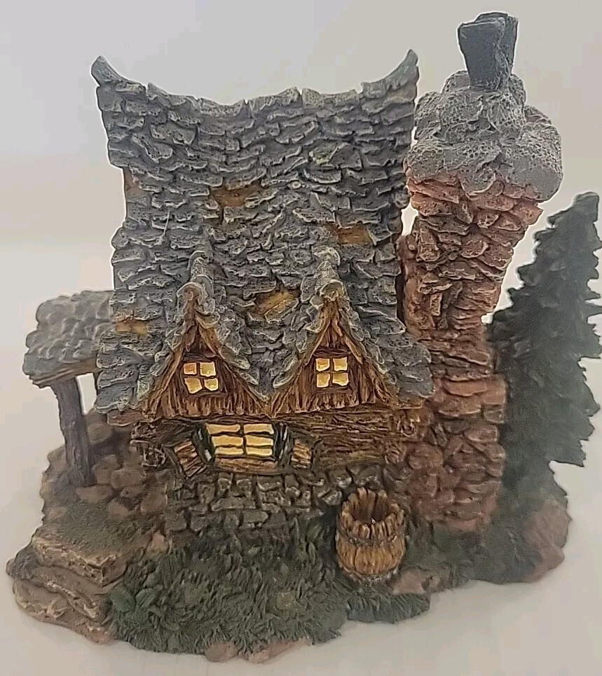BOYDS TOWN “THE BEARS DEN”—EDMUND’S HIDEAWAY & good friends. Miniature.