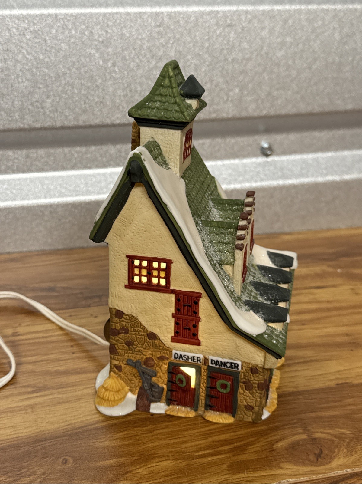 Dept 56 Reindeer Barn North Pole Series 5601-4 Heritage Village Christmas in Box