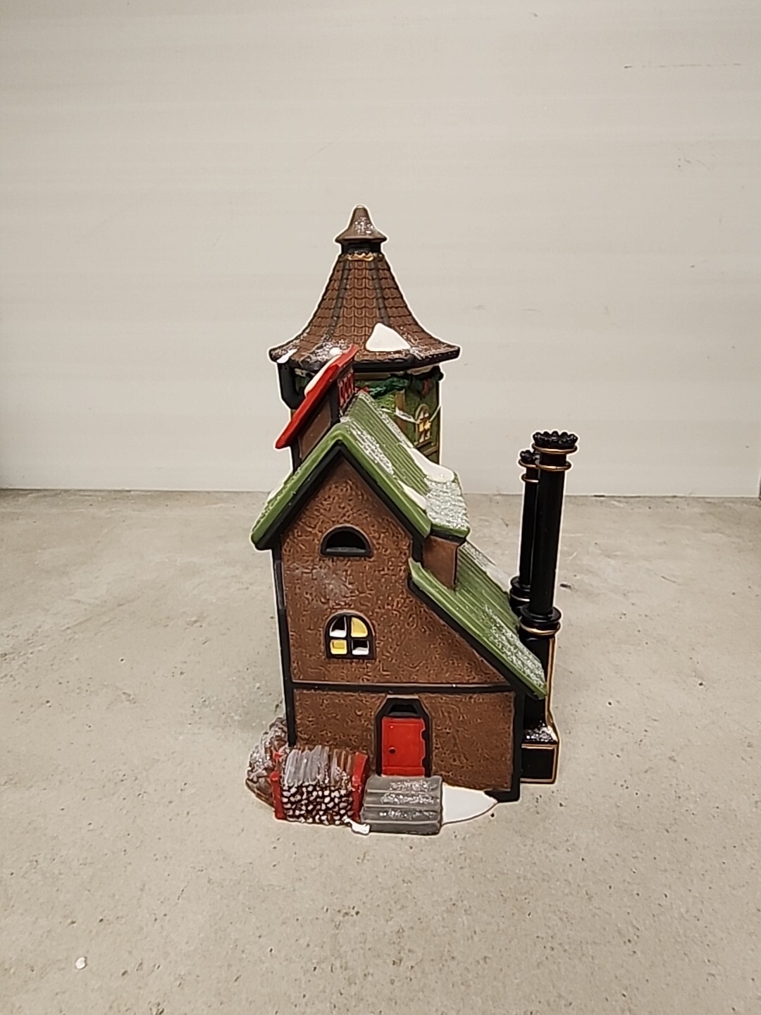 Department 56 Elfin Forge and Assembly Shop North Pole Series 56384 MS1